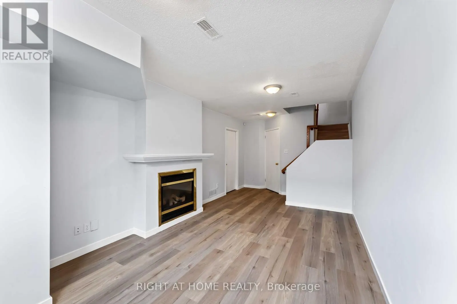 421 HILLSBORO PRIVATE