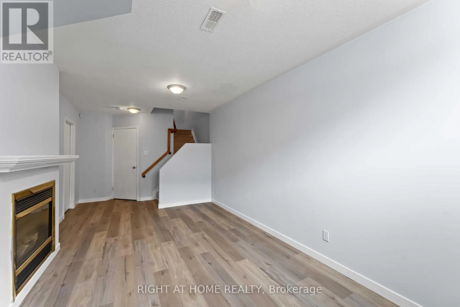 421 HILLSBORO PRIVATE