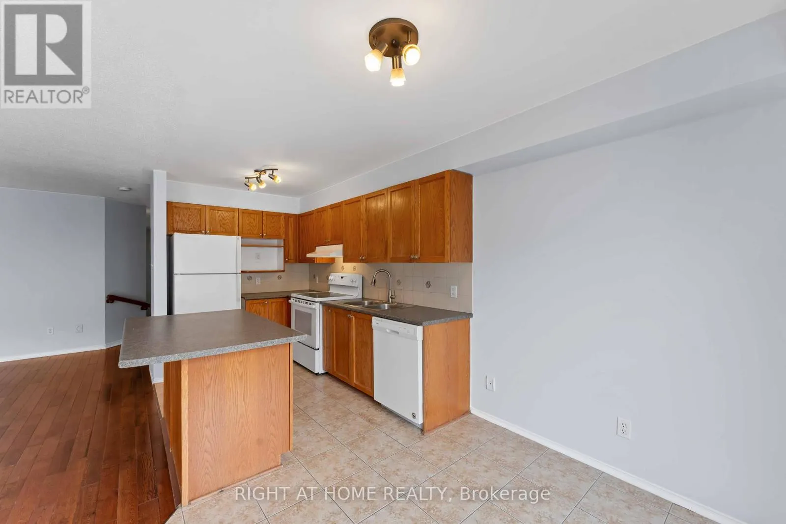 421 HILLSBORO PRIVATE