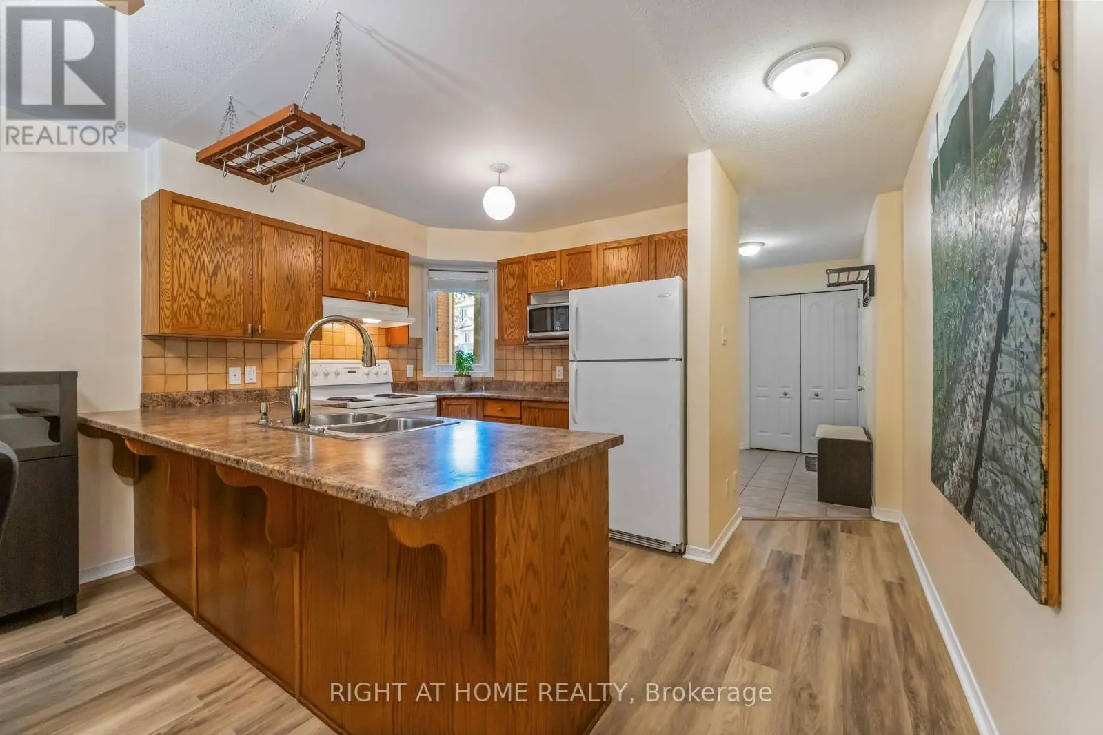 67 STRATHAVEN PRIVATE