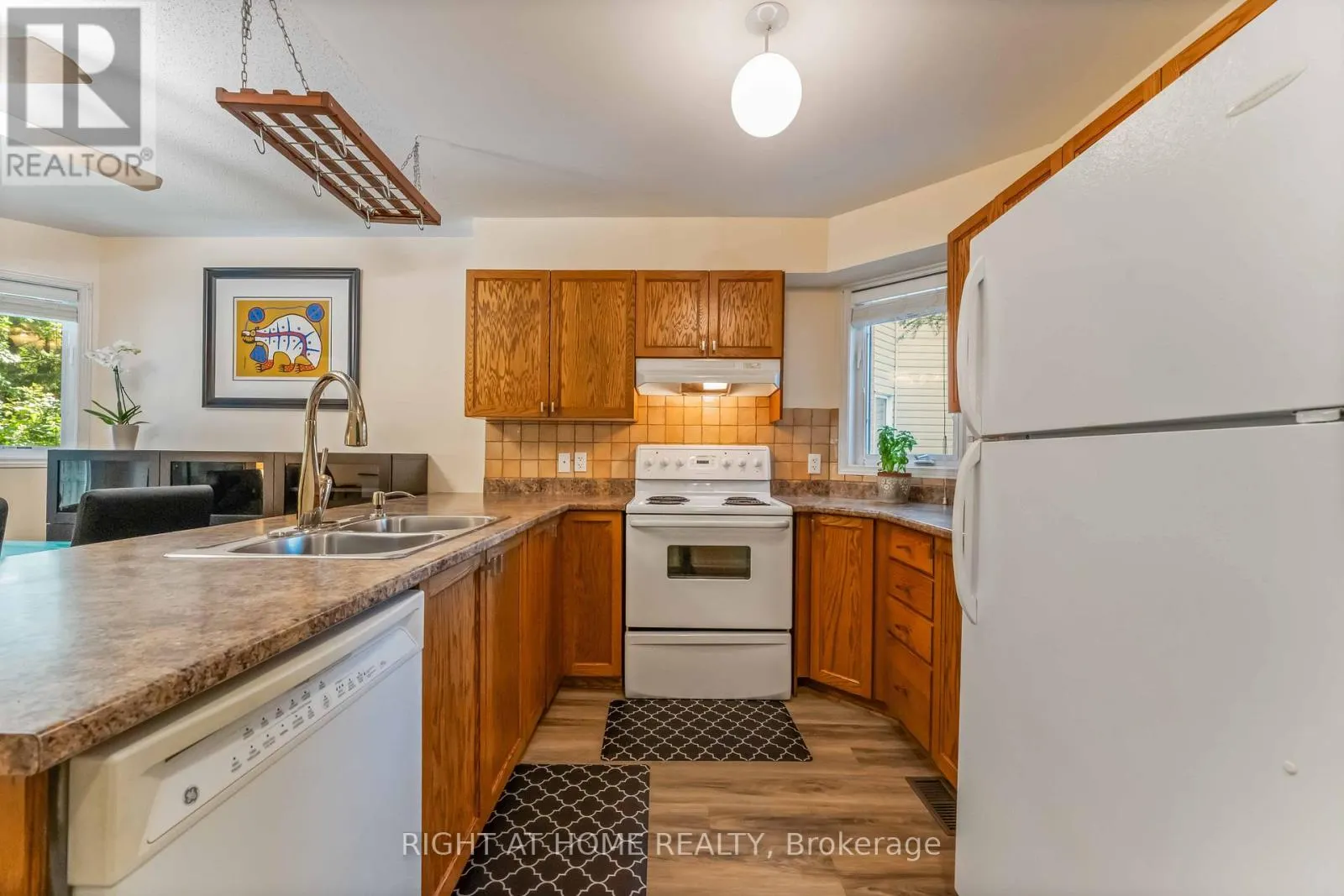 67 STRATHAVEN PRIVATE