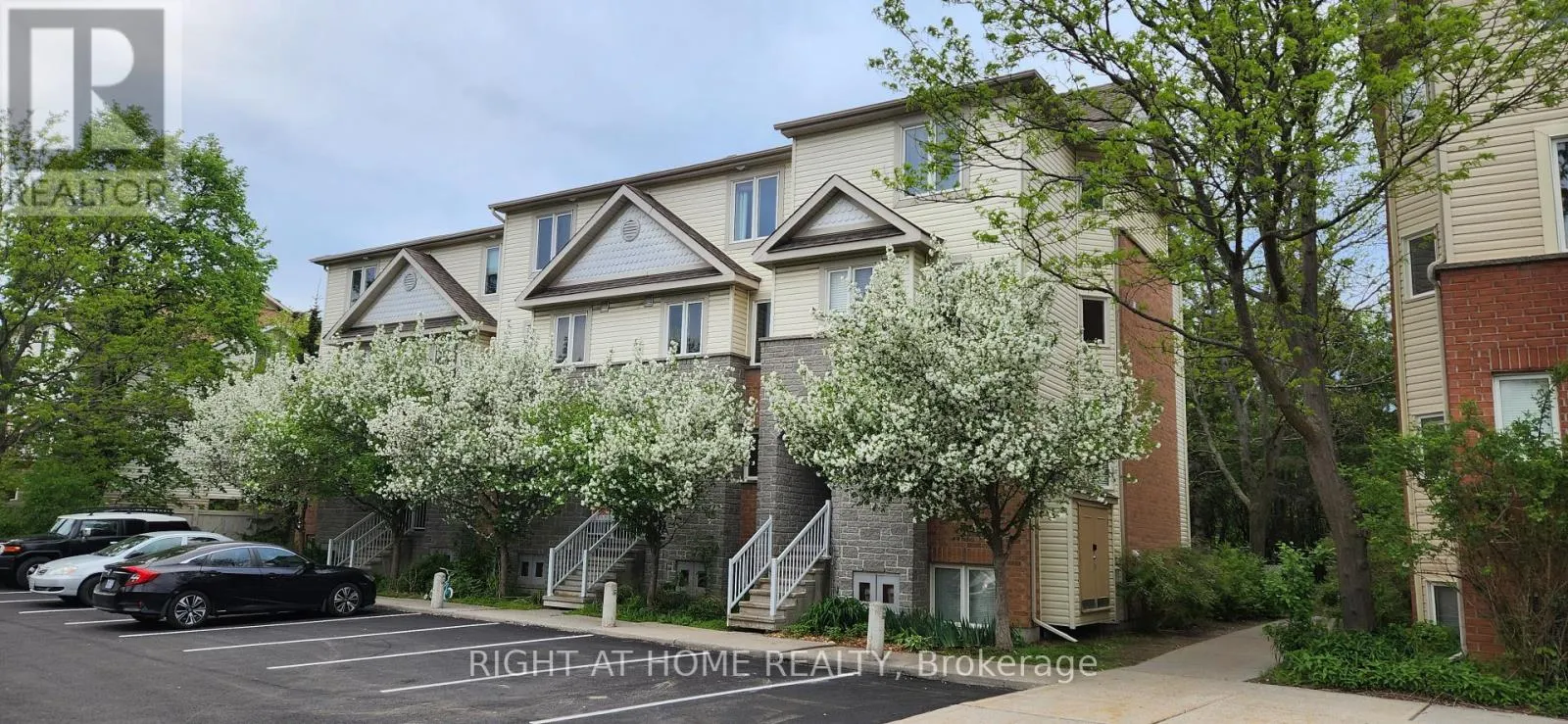 67 STRATHAVEN PRIVATE