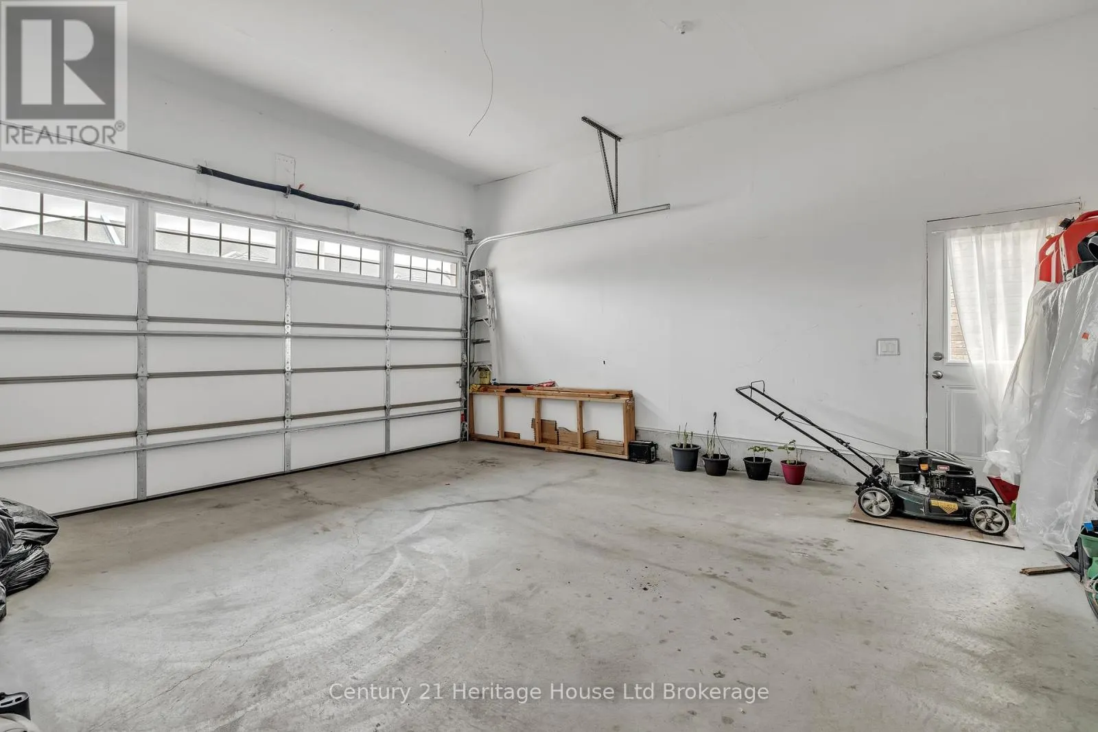 24 HARWOOD STREET