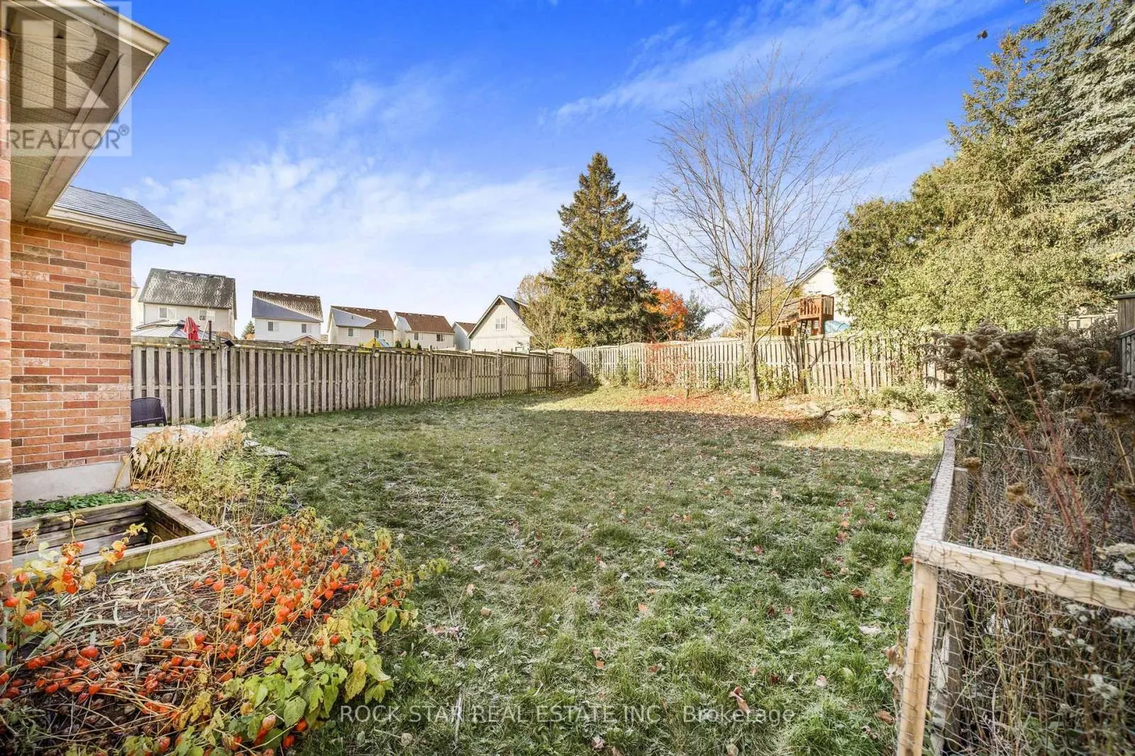 27 TRUESDALE CRESCENT