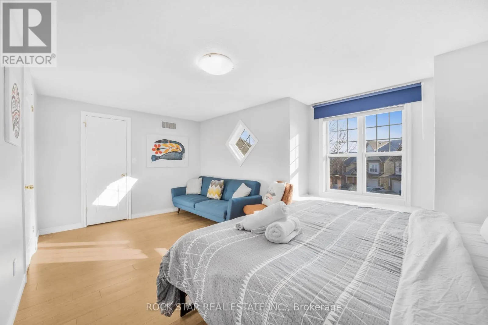 27 TRUESDALE CRESCENT