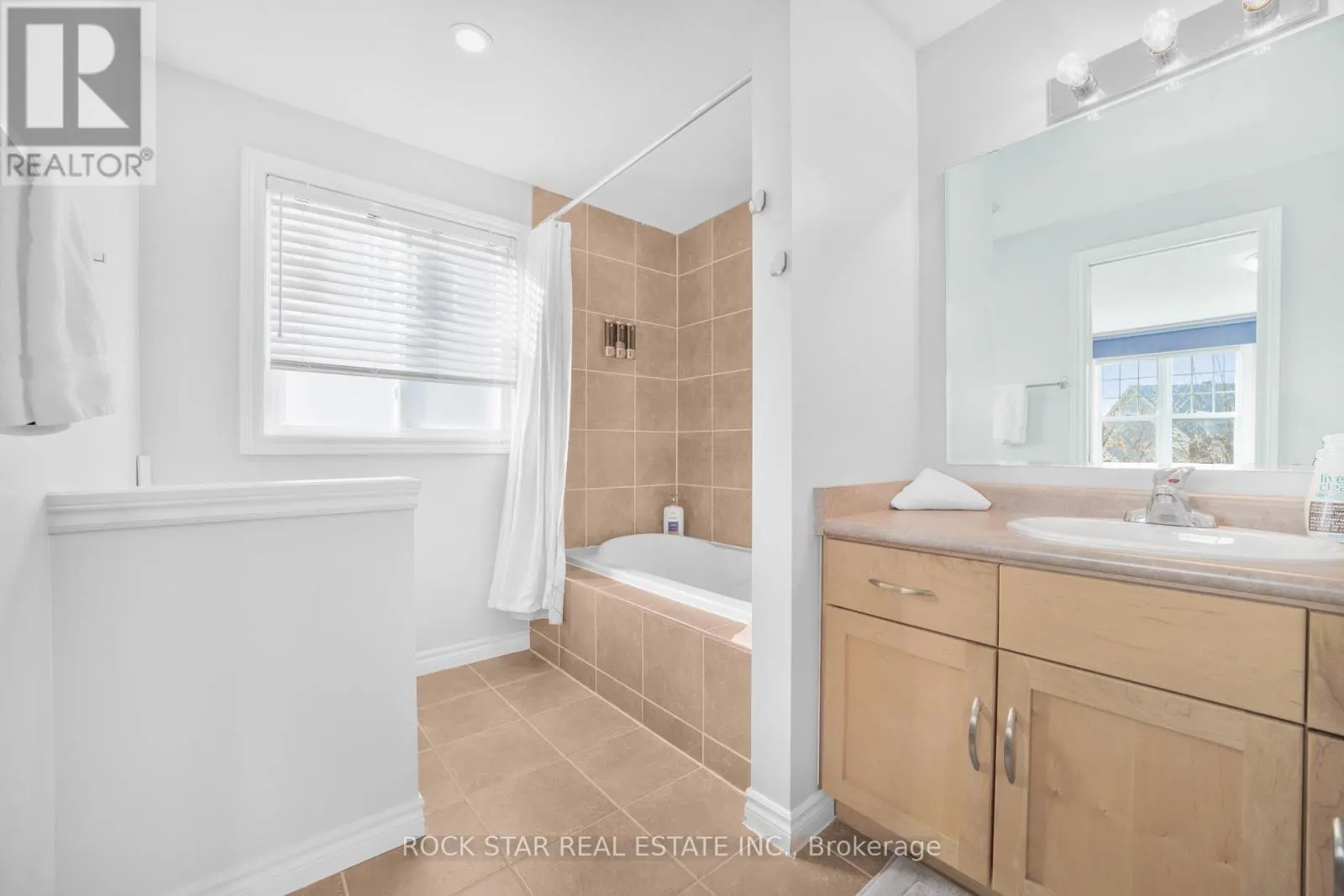 27 TRUESDALE CRESCENT