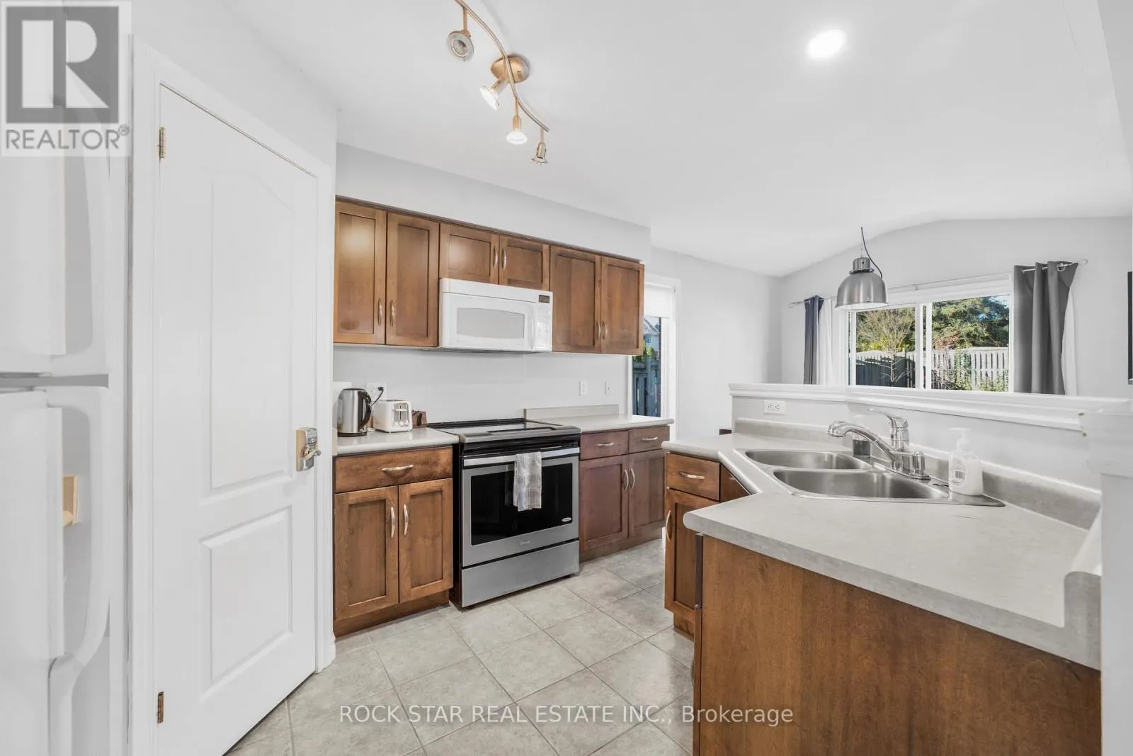 27 TRUESDALE CRESCENT