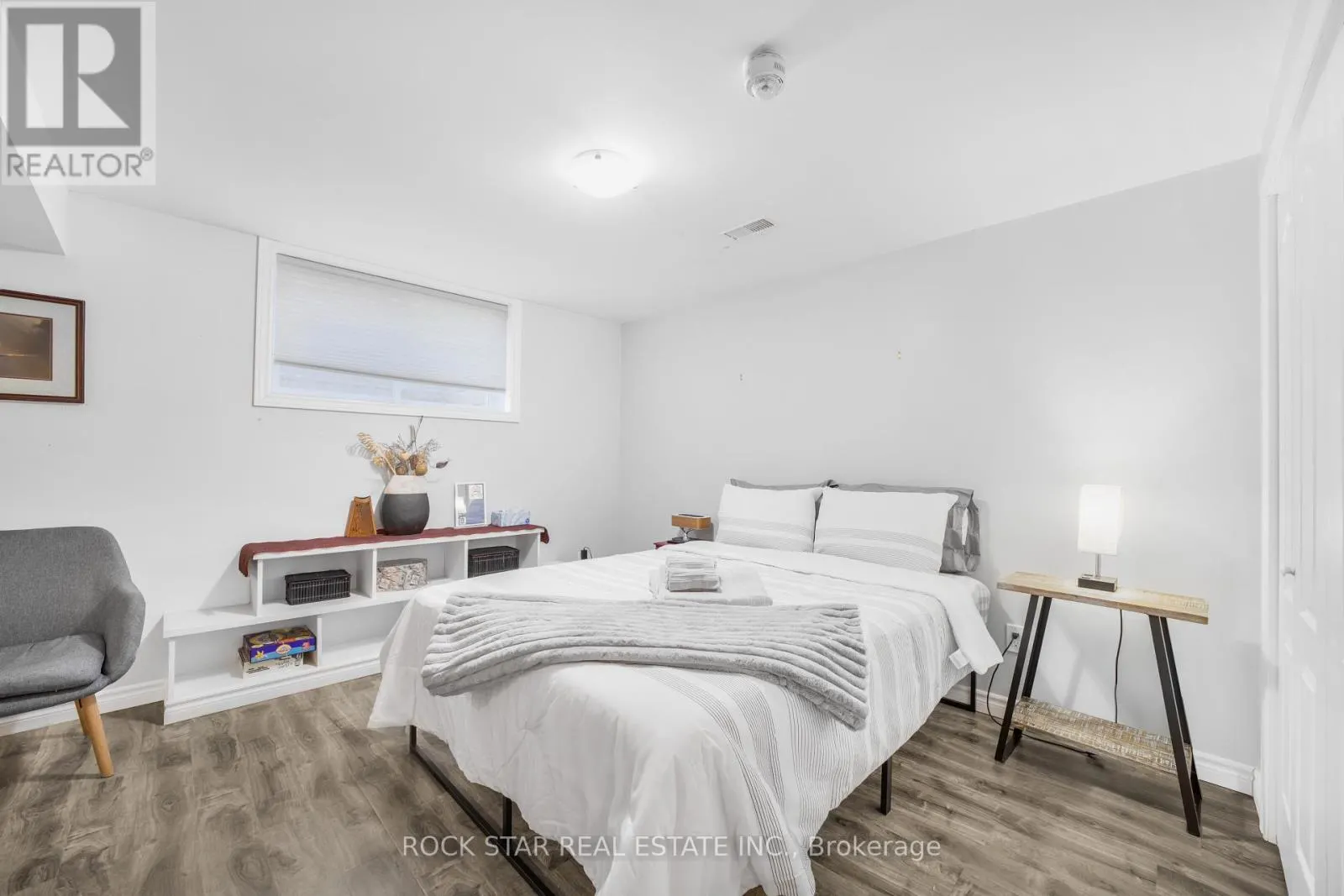 27 TRUESDALE CRESCENT