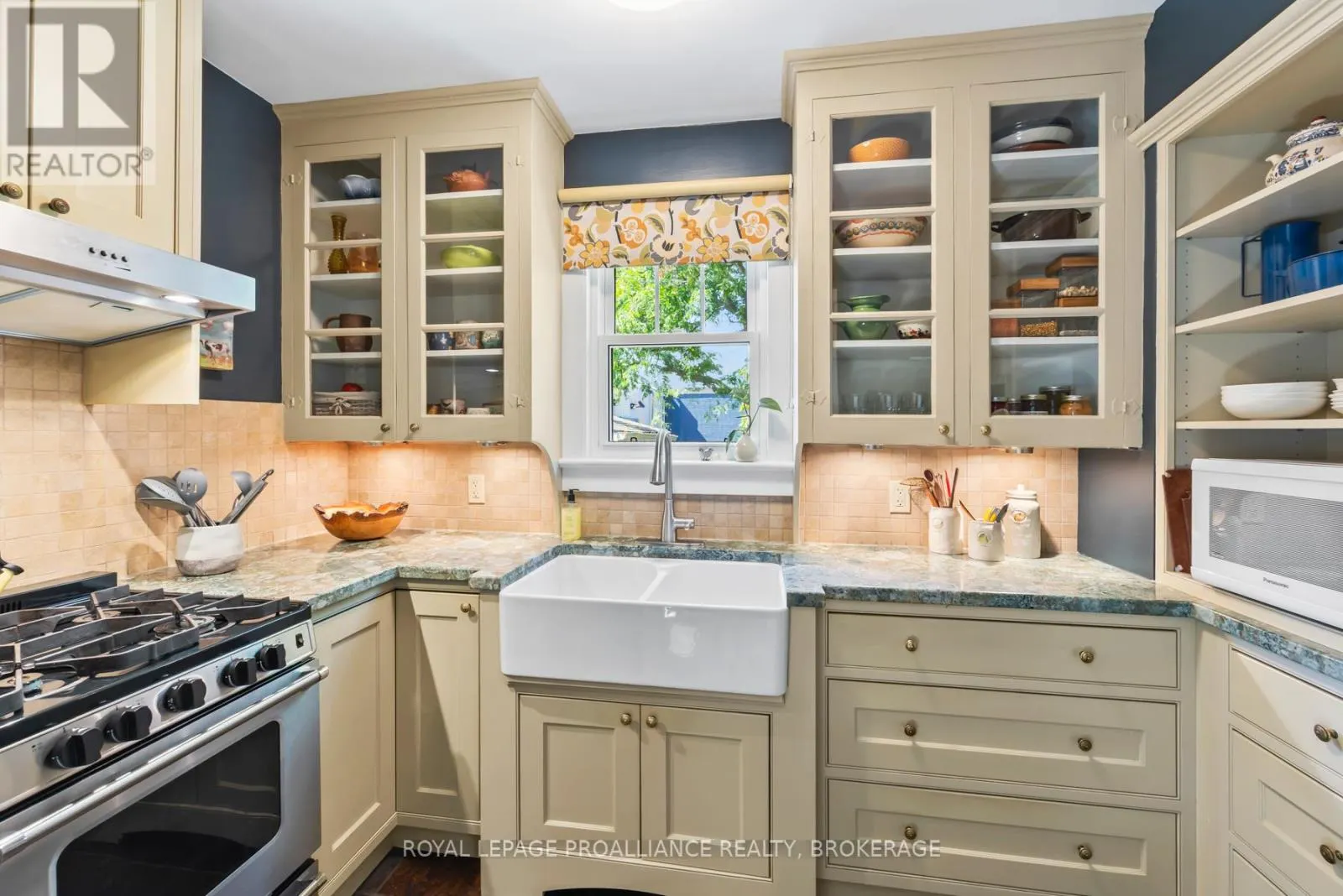 16 DRAYTON AVENUE