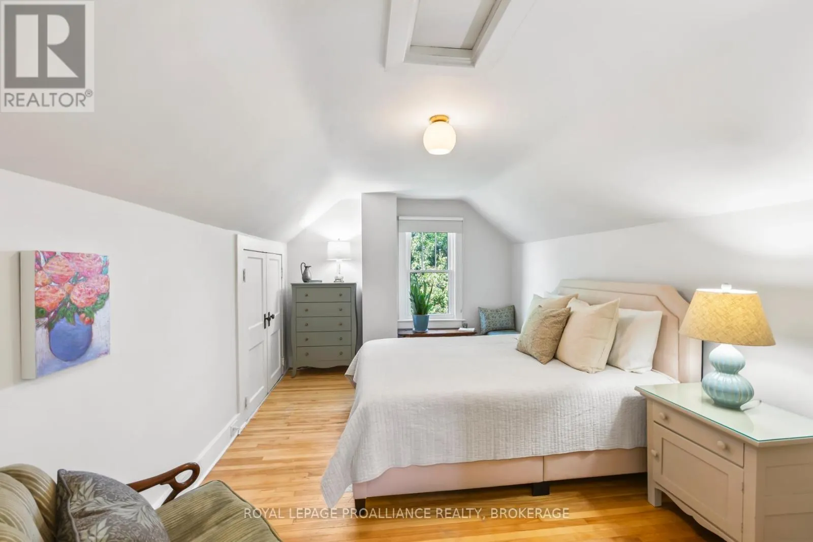 16 DRAYTON AVENUE
