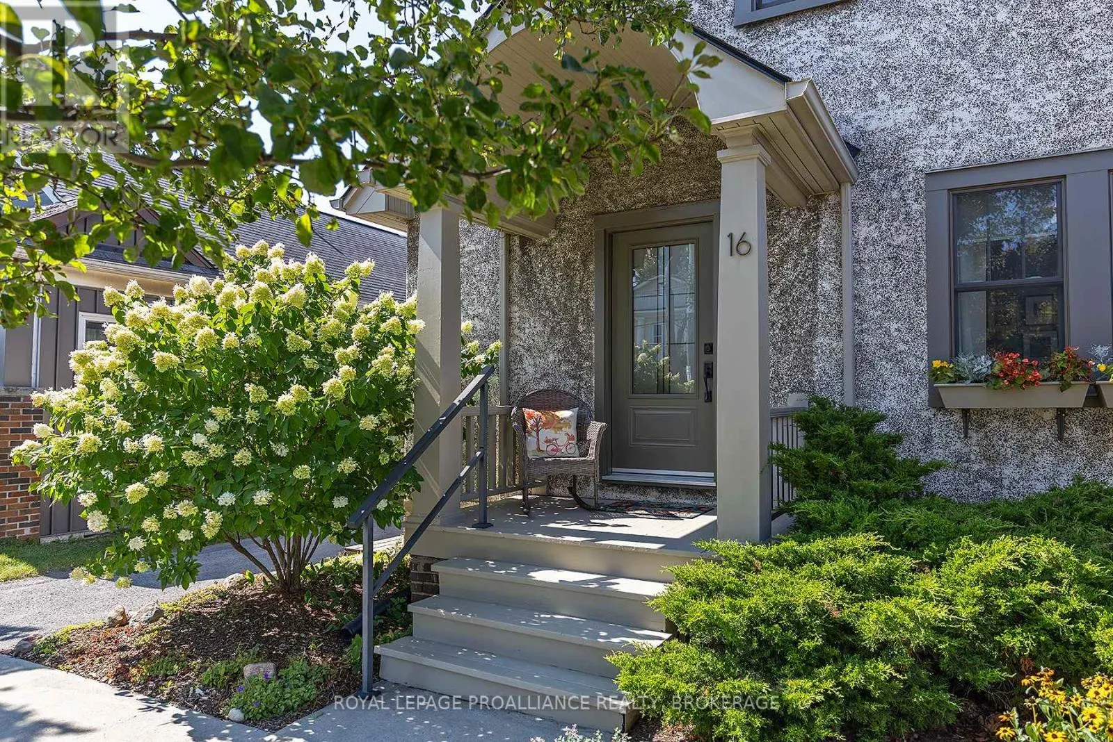 16 DRAYTON AVENUE