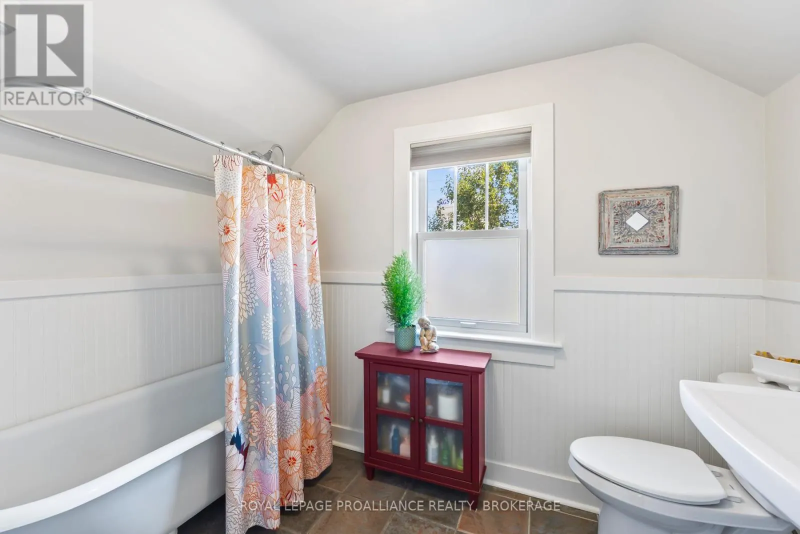 16 DRAYTON AVENUE