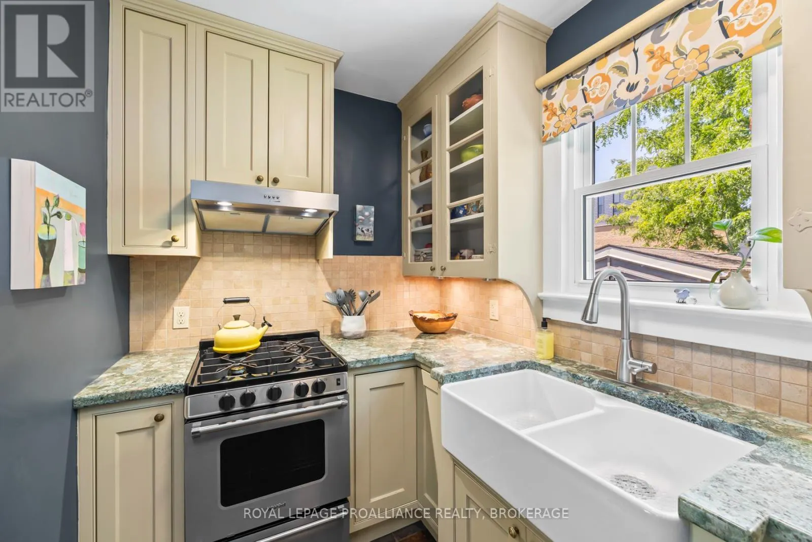 16 DRAYTON AVENUE