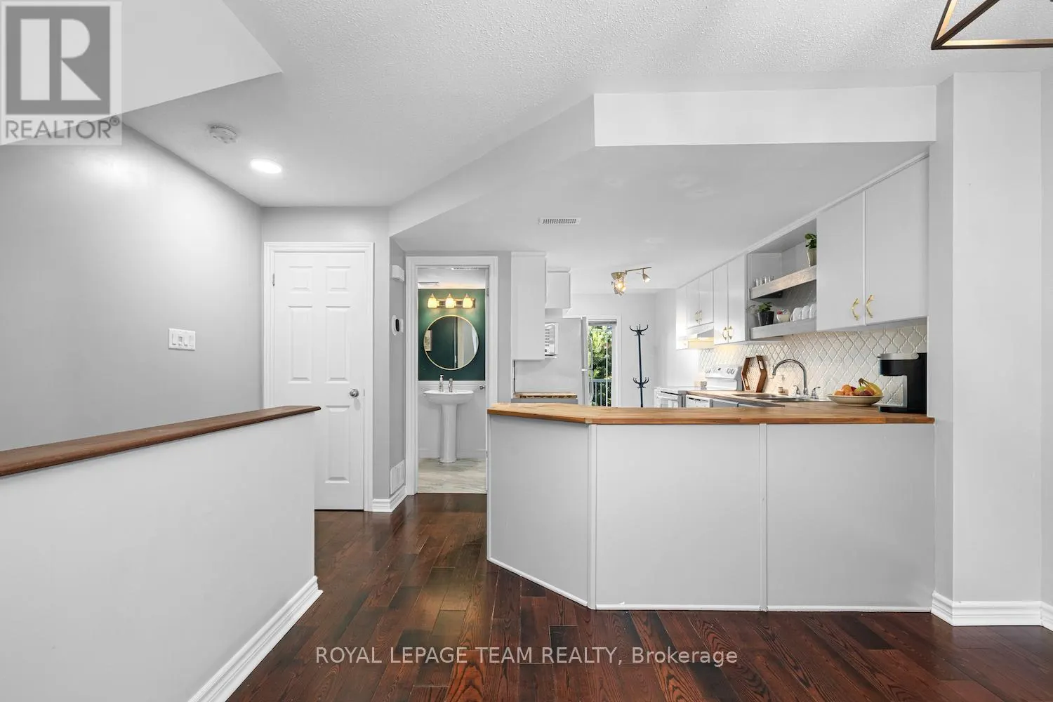 239 PASEO PRIVATE