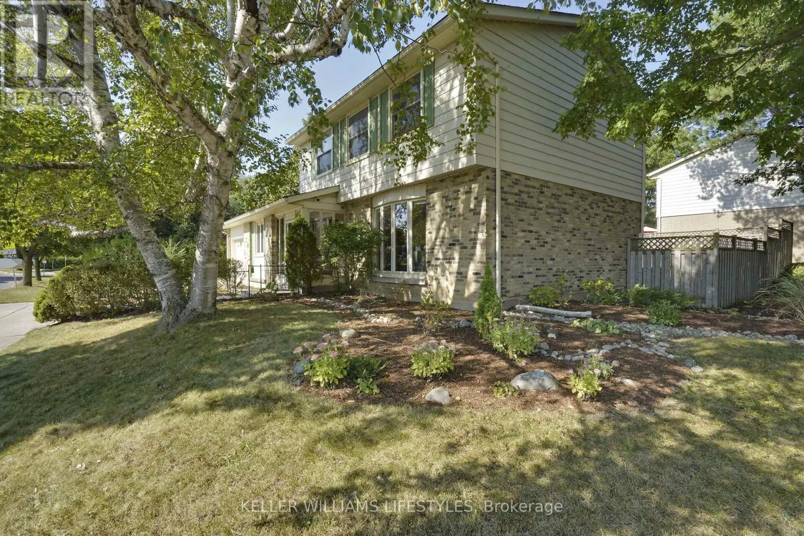 66 LLOYD MANOR CRESCENT