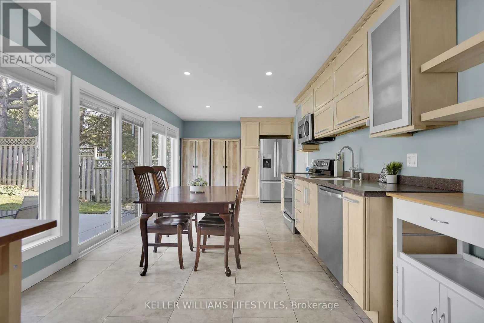 66 LLOYD MANOR CRESCENT