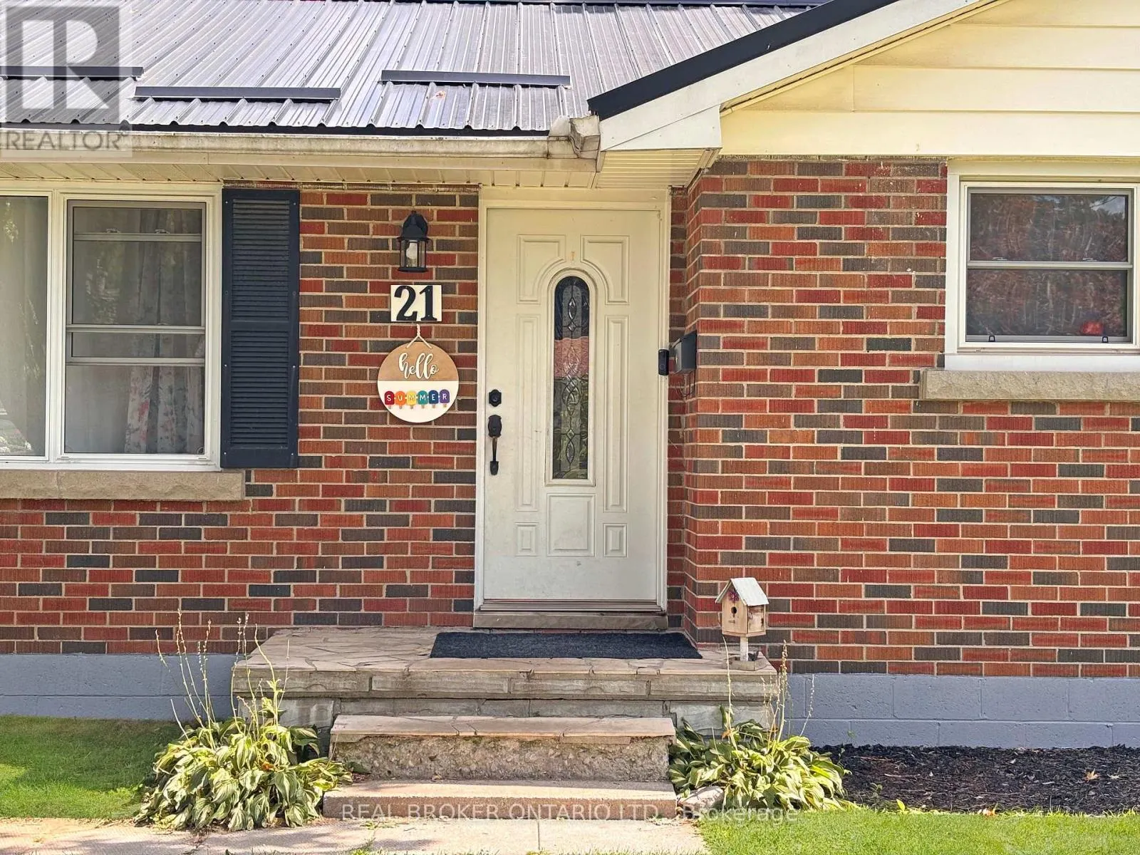 21 RICHARD AVENUE