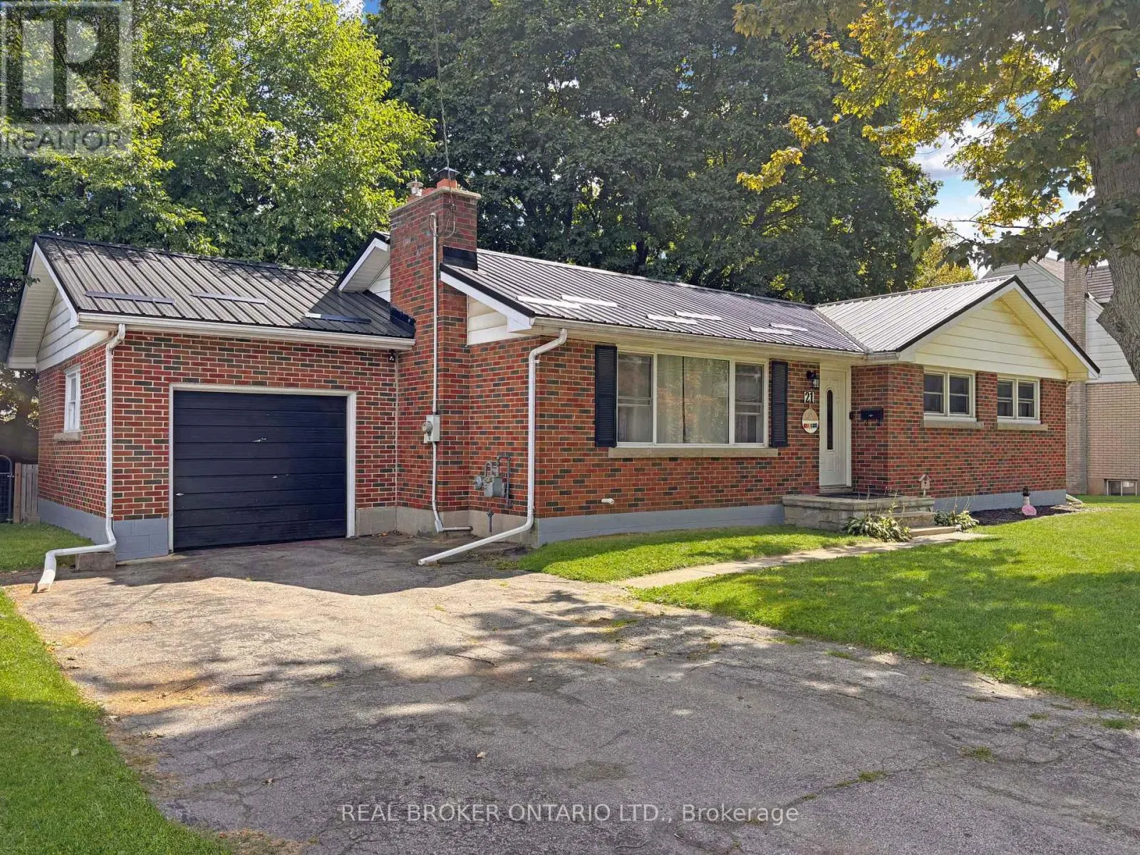 21 RICHARD AVENUE