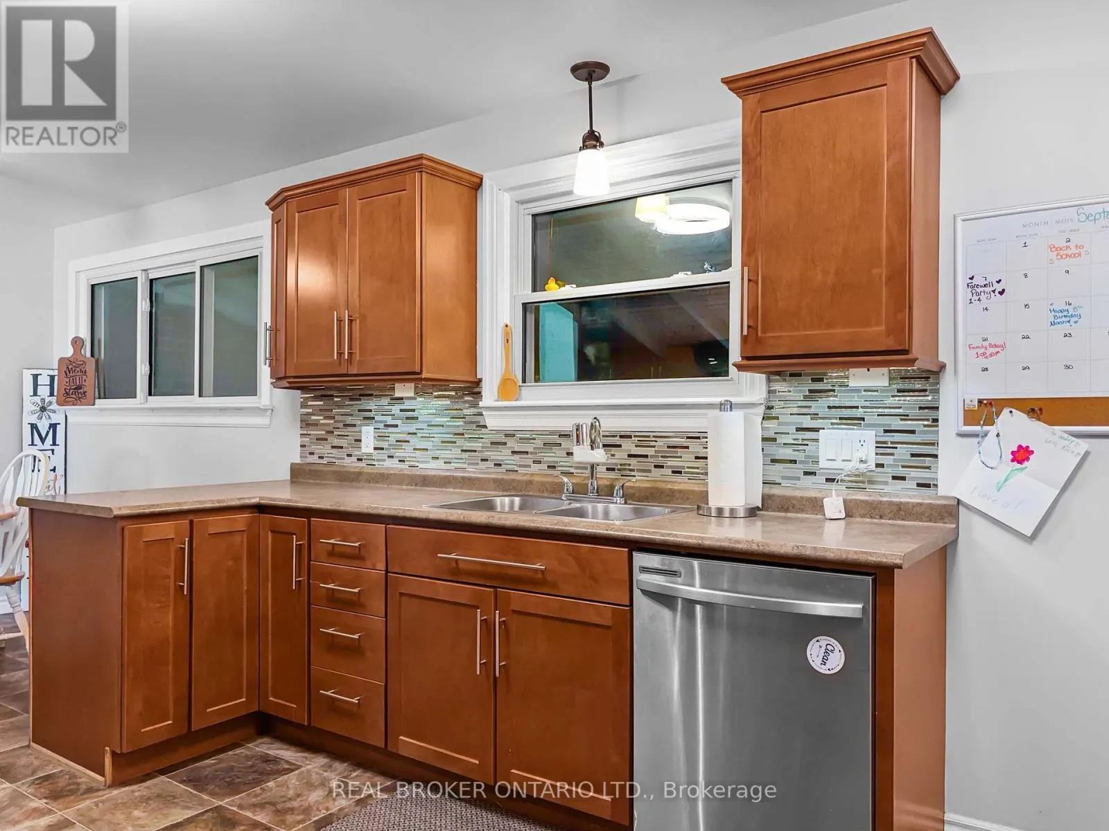 21 RICHARD AVENUE