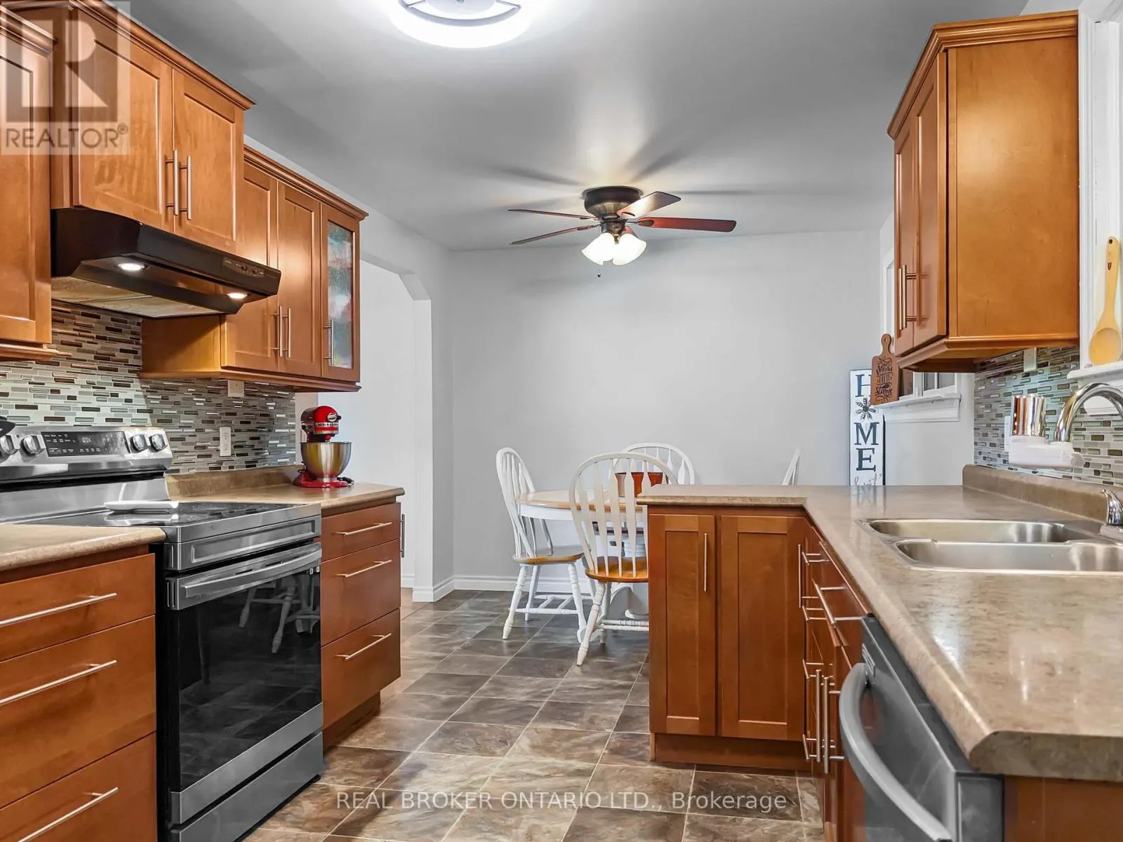 21 RICHARD AVENUE