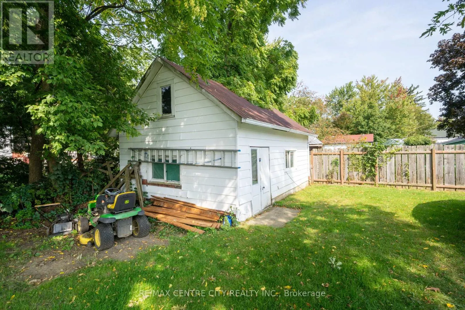 3261 ELGIN STREET