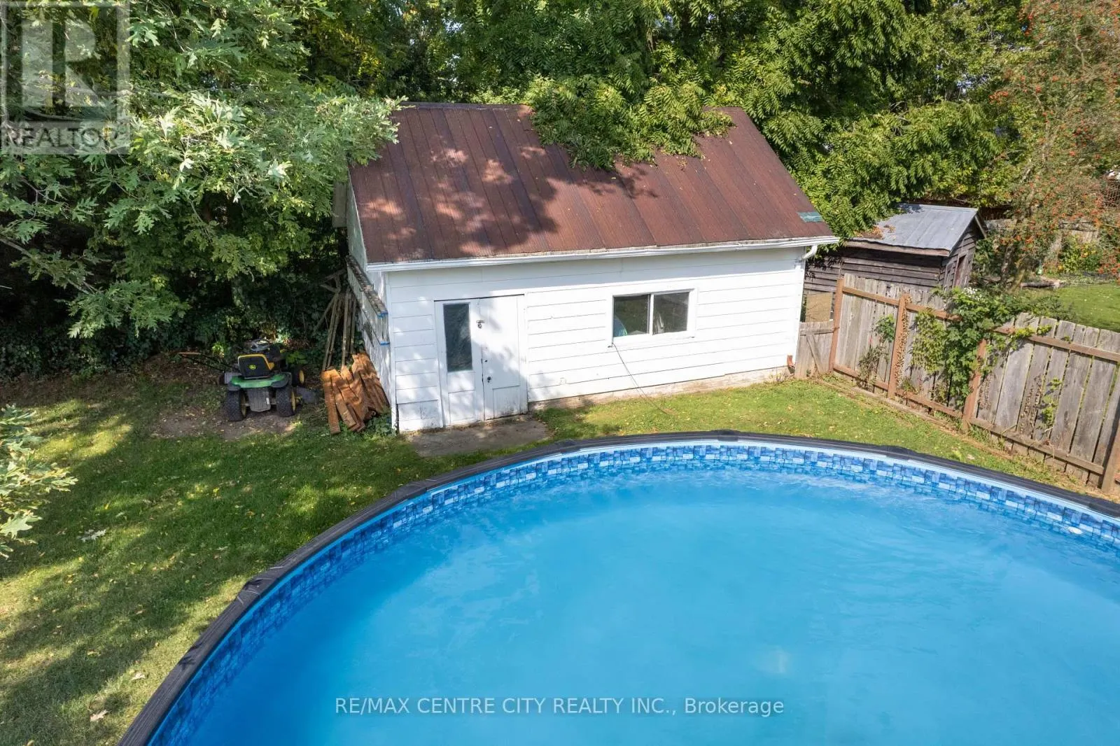 3261 ELGIN STREET