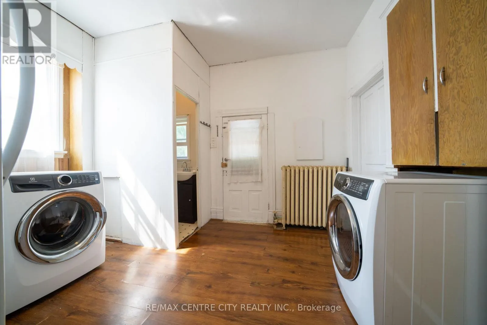 3261 ELGIN STREET