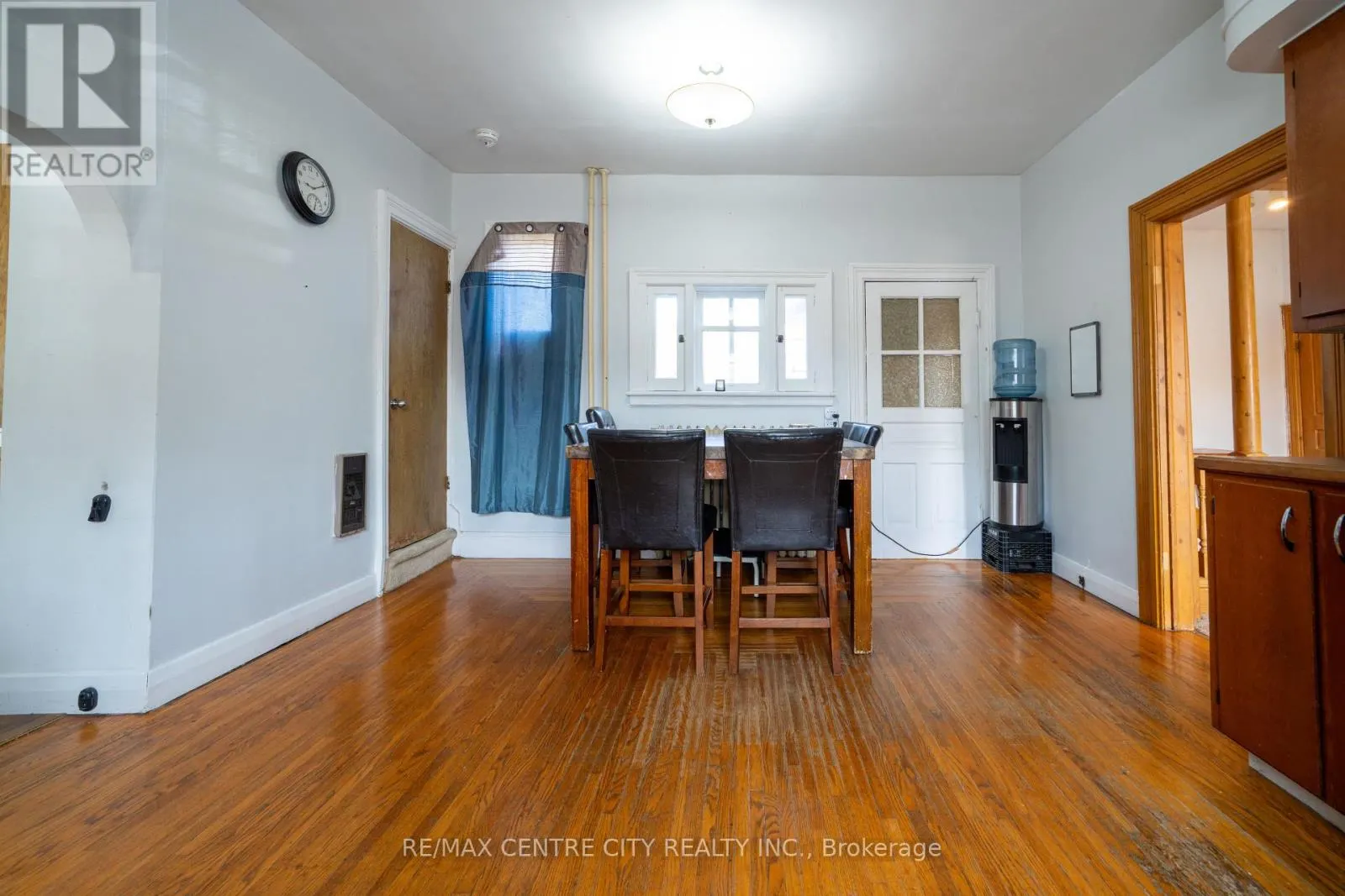 3261 ELGIN STREET