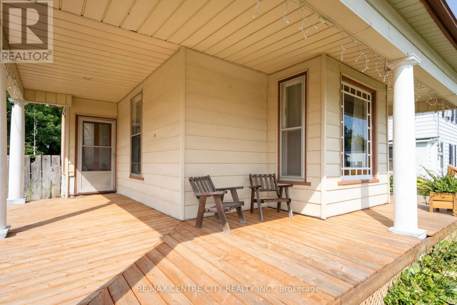 3261 ELGIN STREET