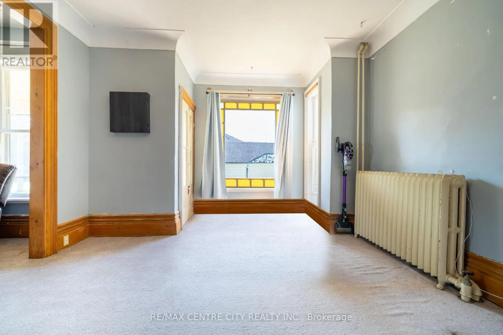 3261 ELGIN STREET