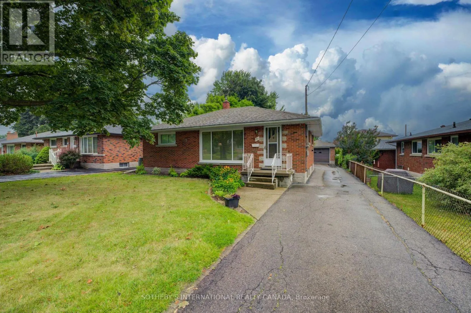 51 OTTAWA CRESCENT W
