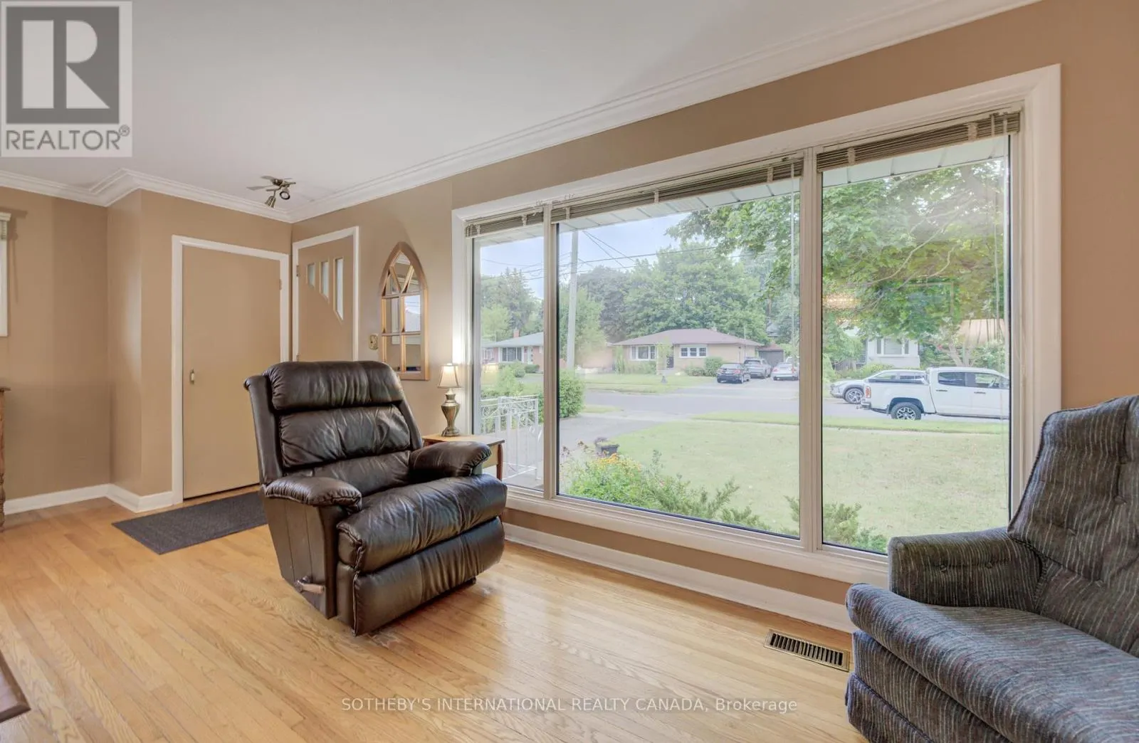 51 OTTAWA CRESCENT W