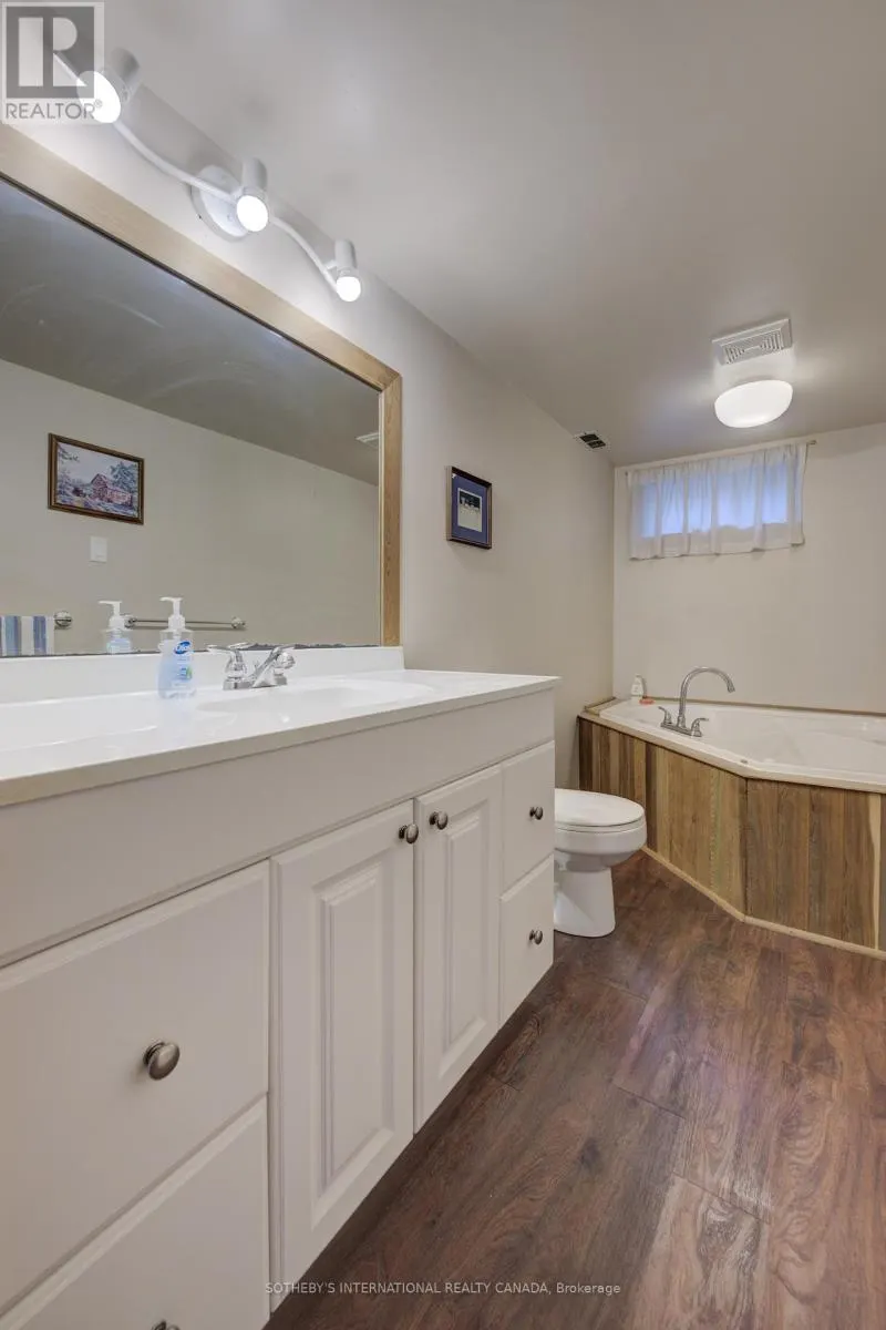 51 OTTAWA CRESCENT W
