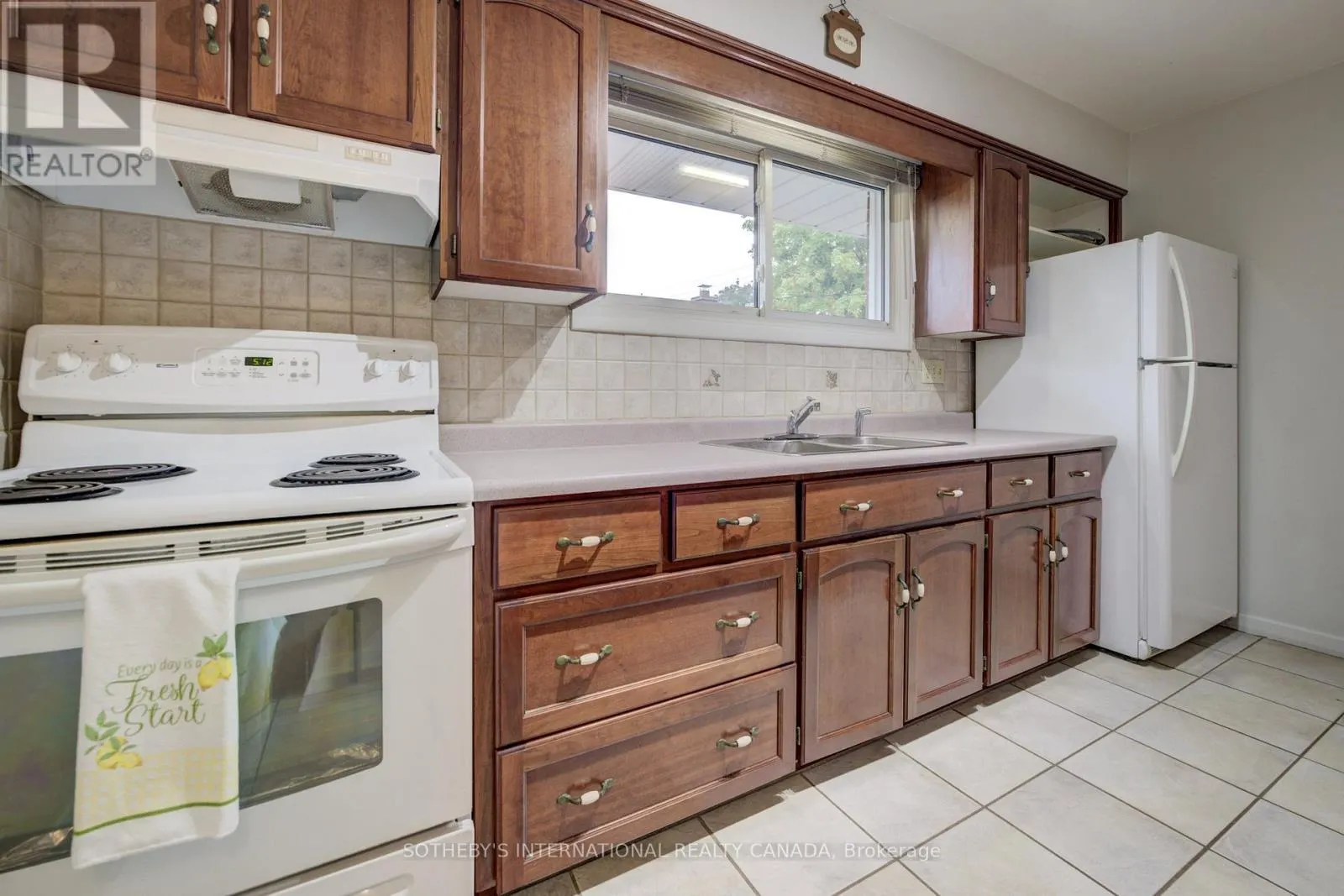 51 OTTAWA CRESCENT W