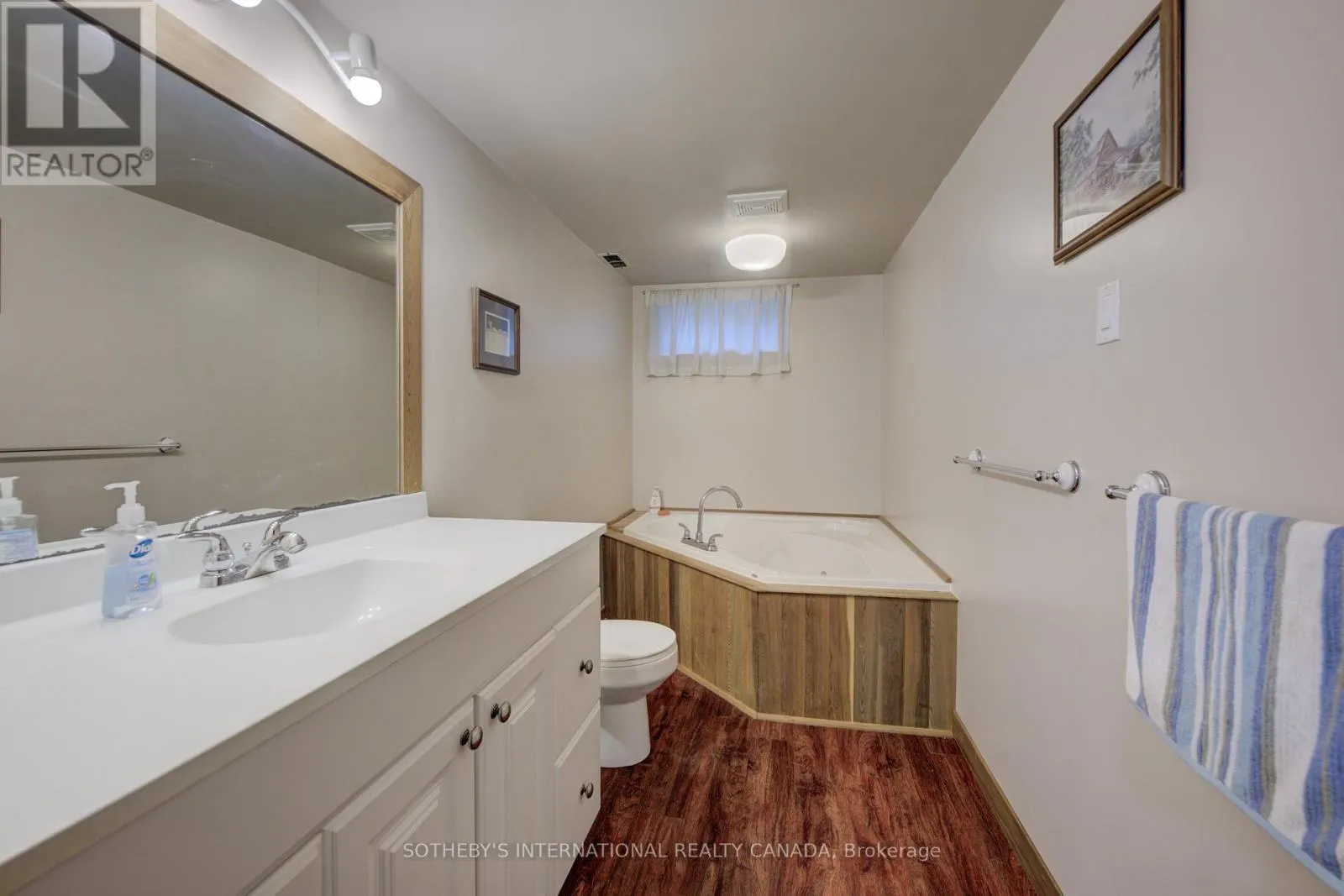51 OTTAWA CRESCENT W