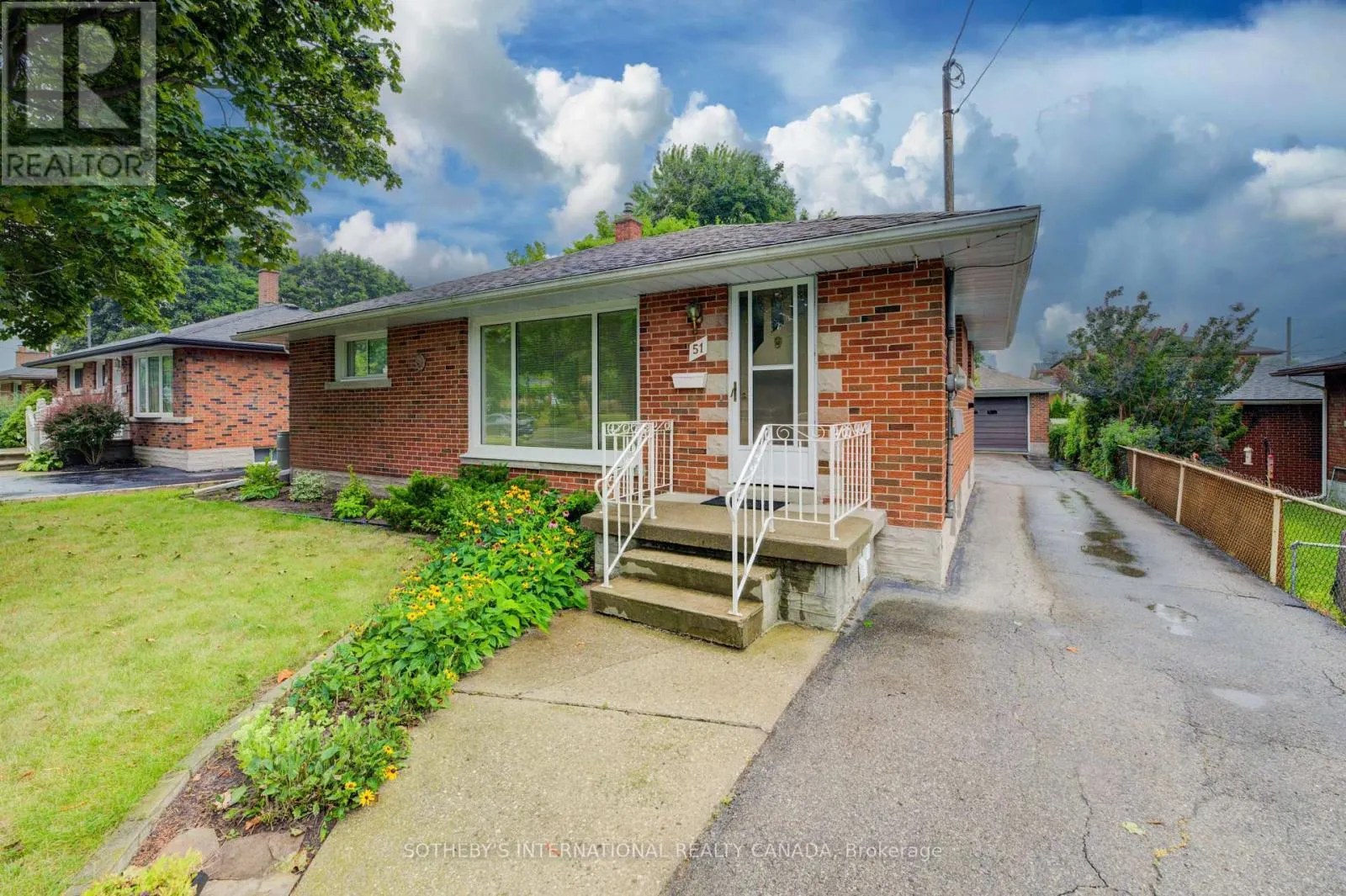 51 OTTAWA CRESCENT W