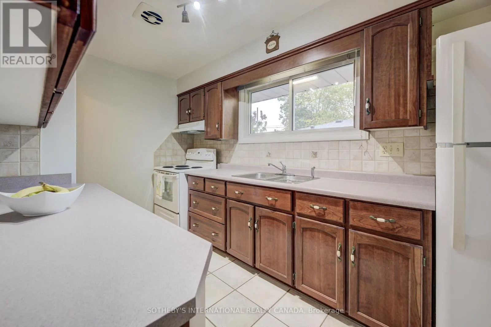 51 OTTAWA CRESCENT W