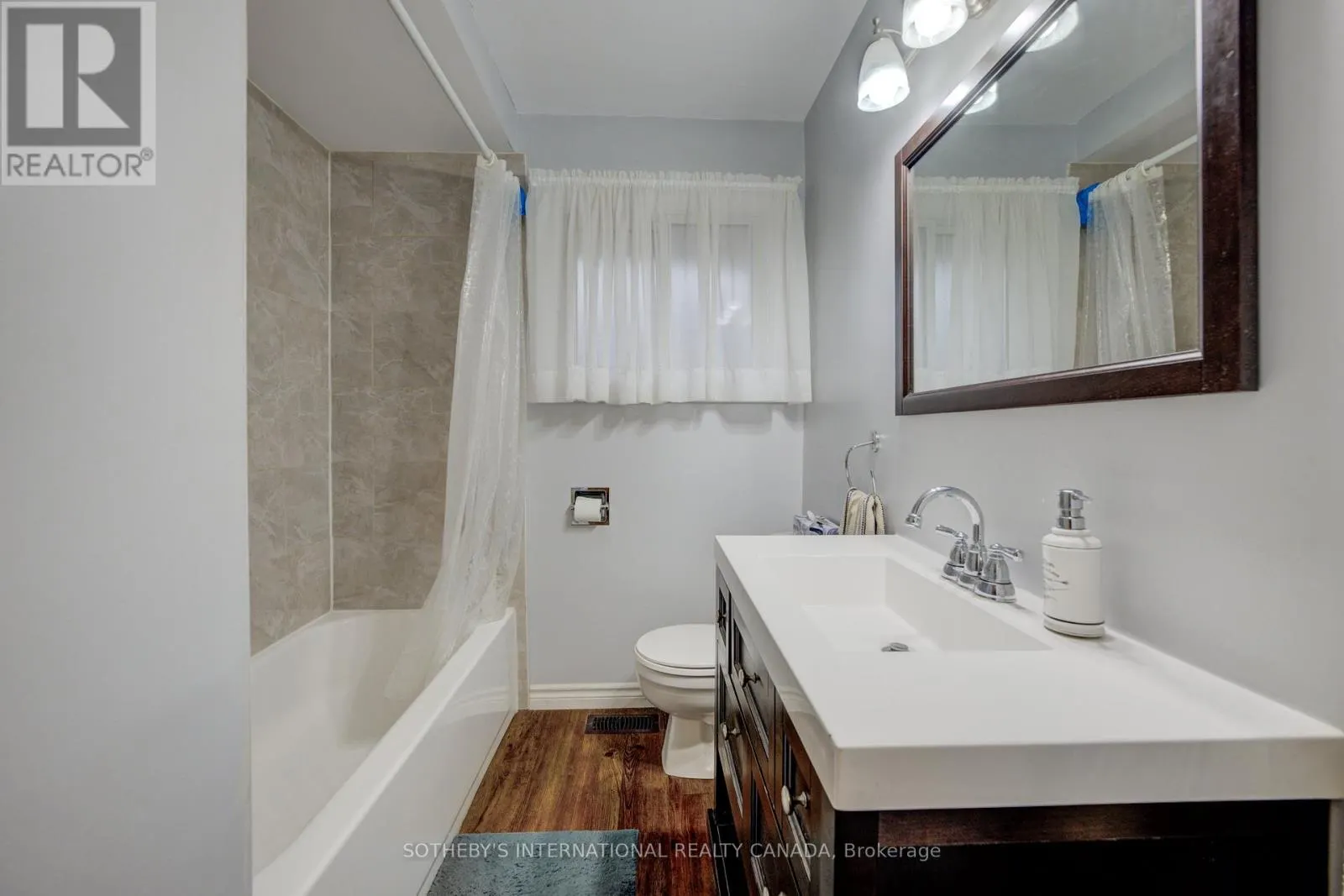 51 OTTAWA CRESCENT W
