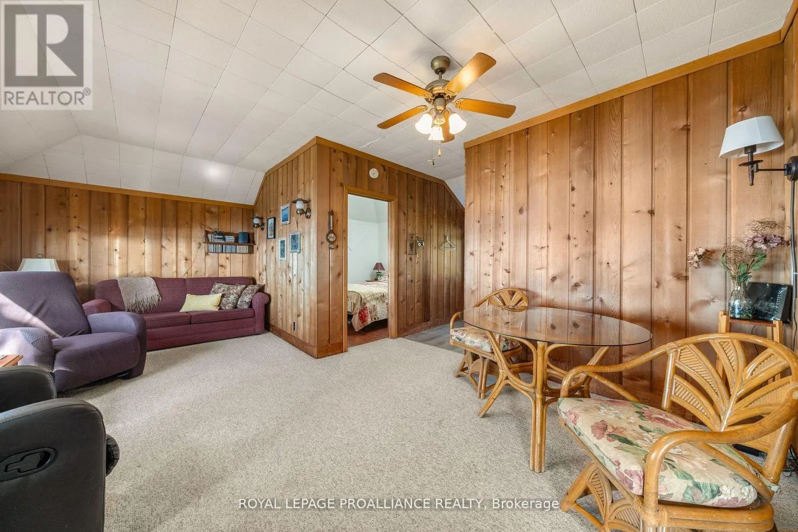 1051 LAKESIDE DRIVE