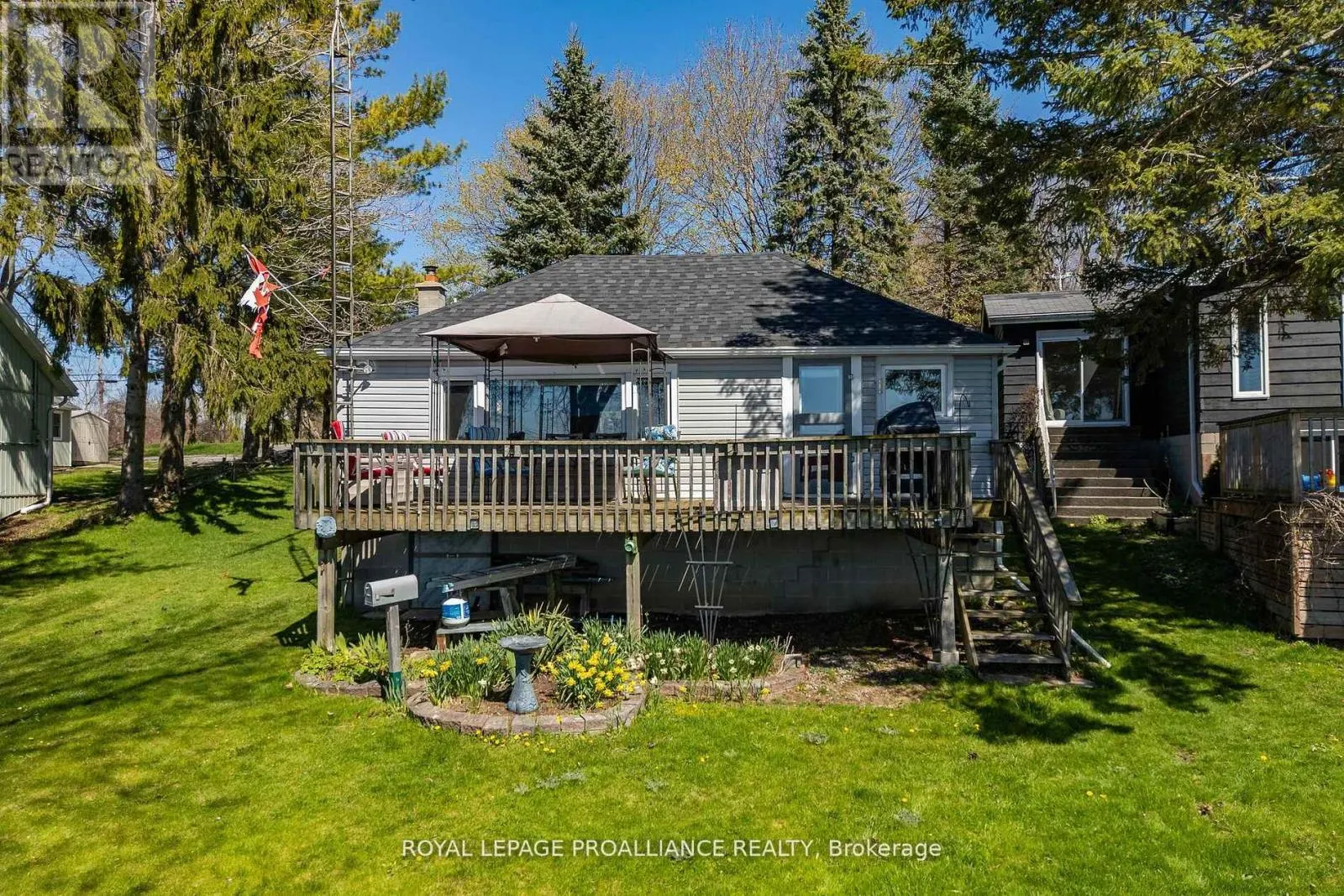 1051 LAKESIDE DRIVE