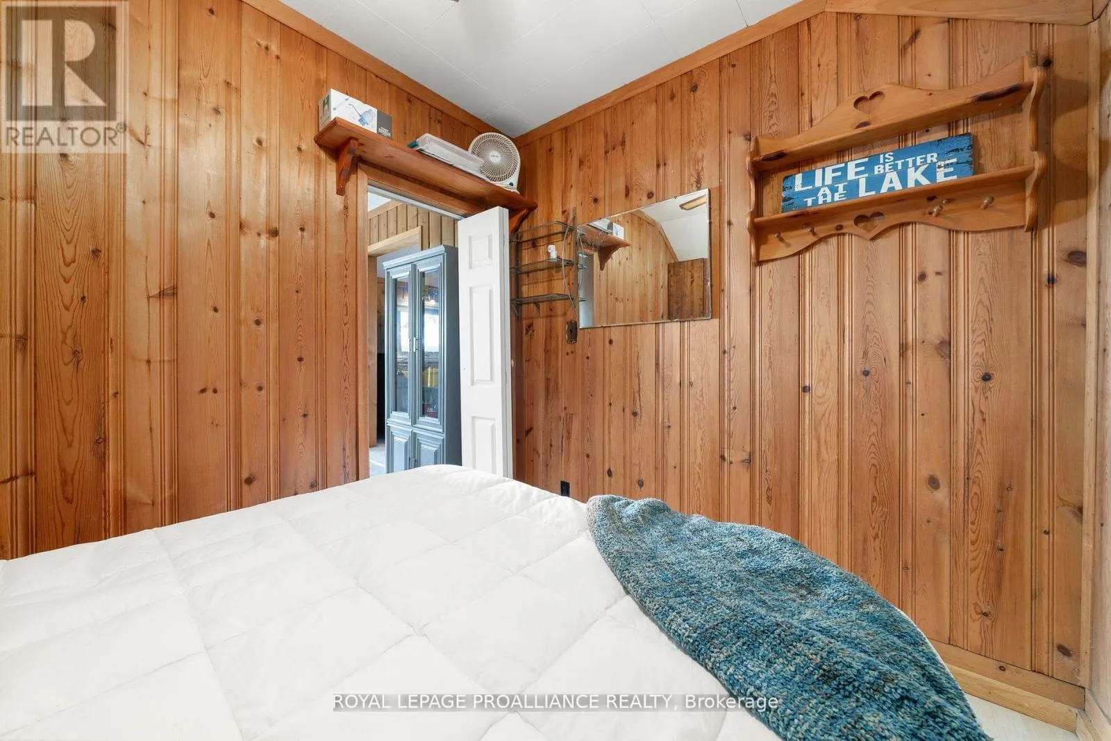 1051 LAKESIDE DRIVE