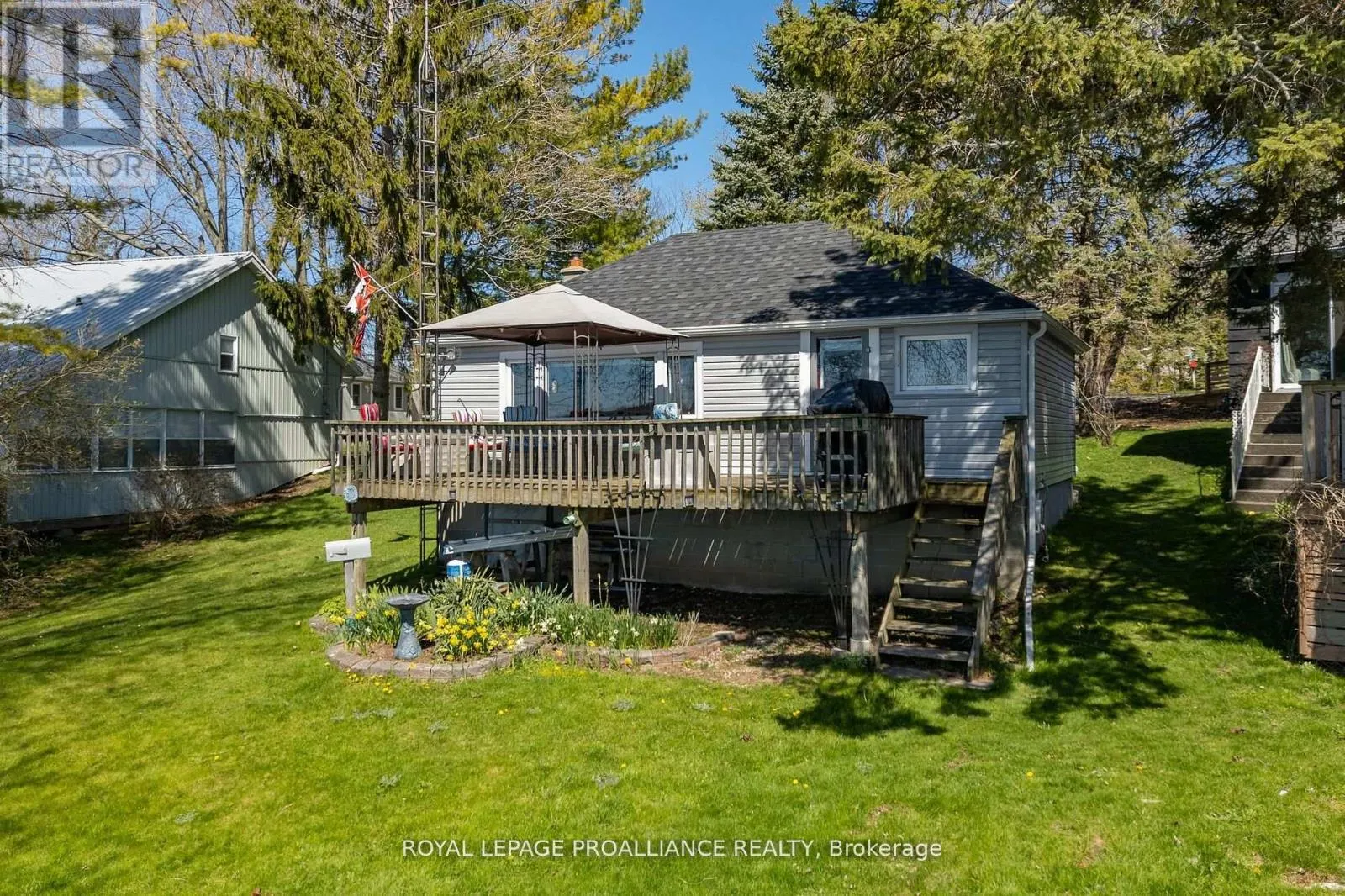 1051 LAKESIDE DRIVE