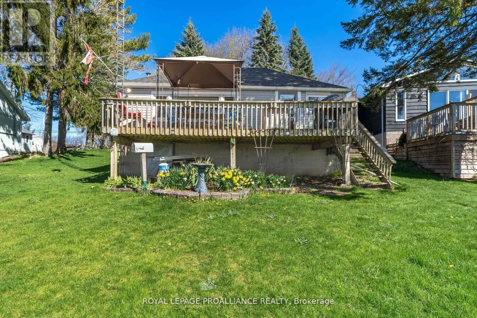 1051 LAKESIDE DRIVE