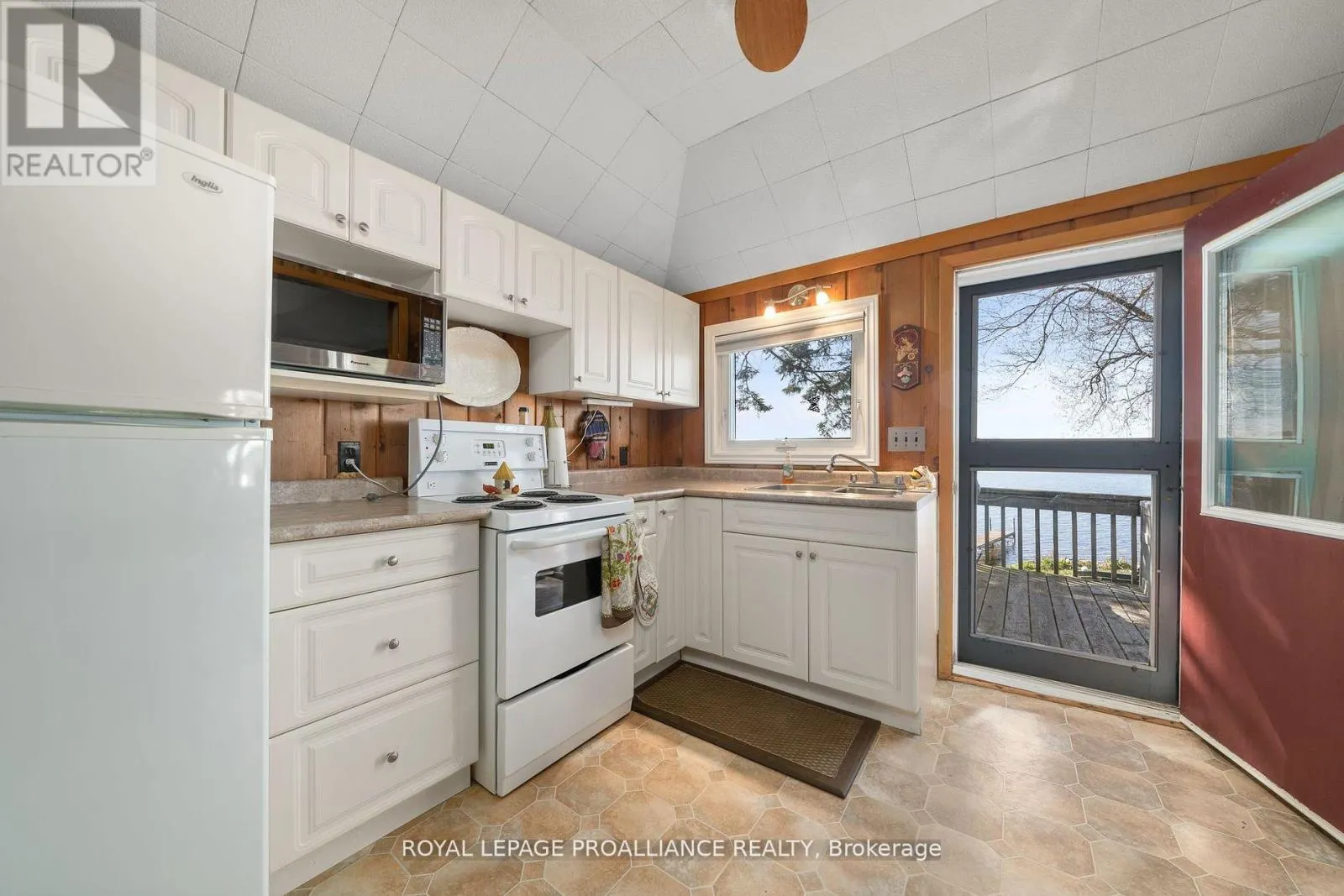 1051 LAKESIDE DRIVE