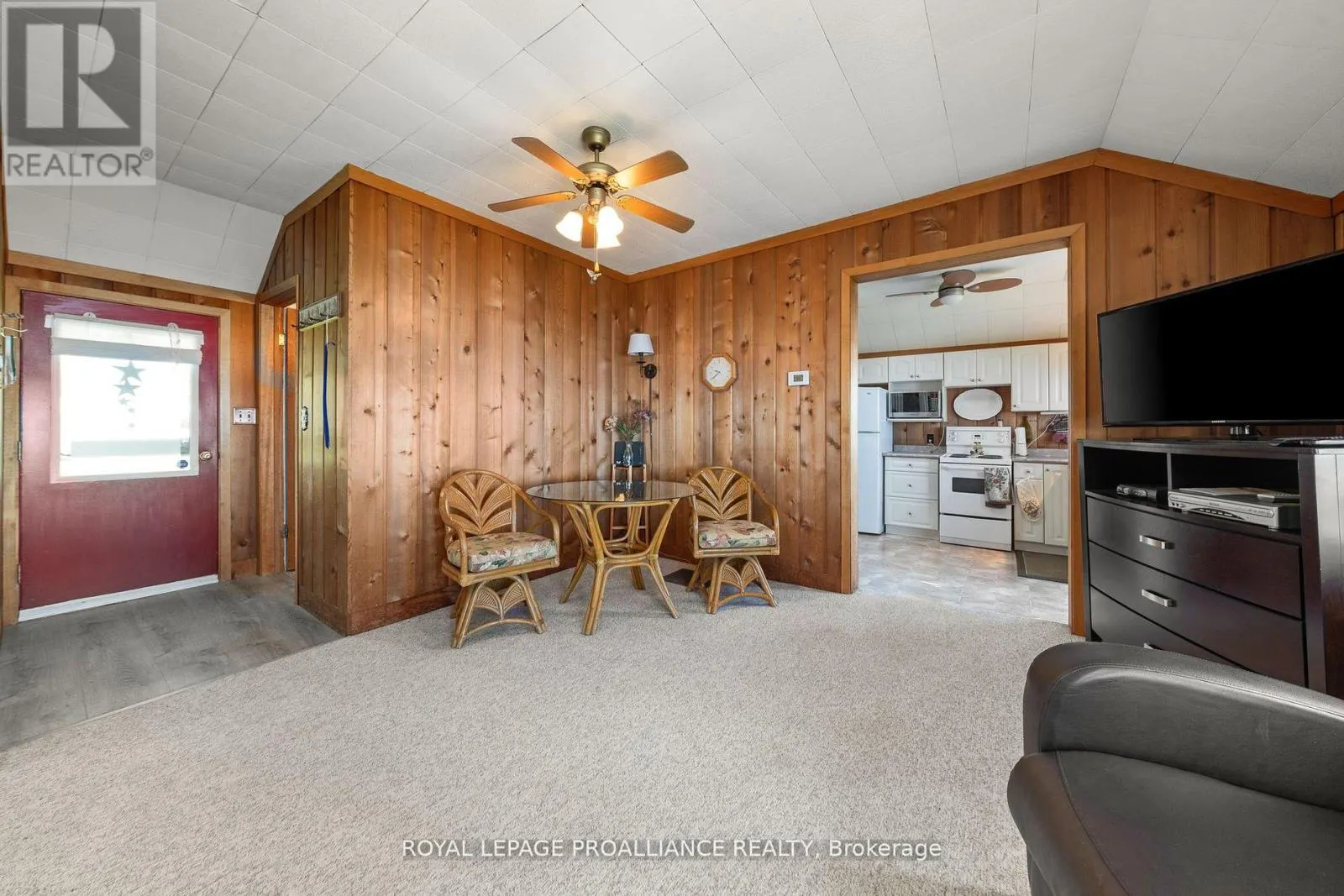1051 LAKESIDE DRIVE