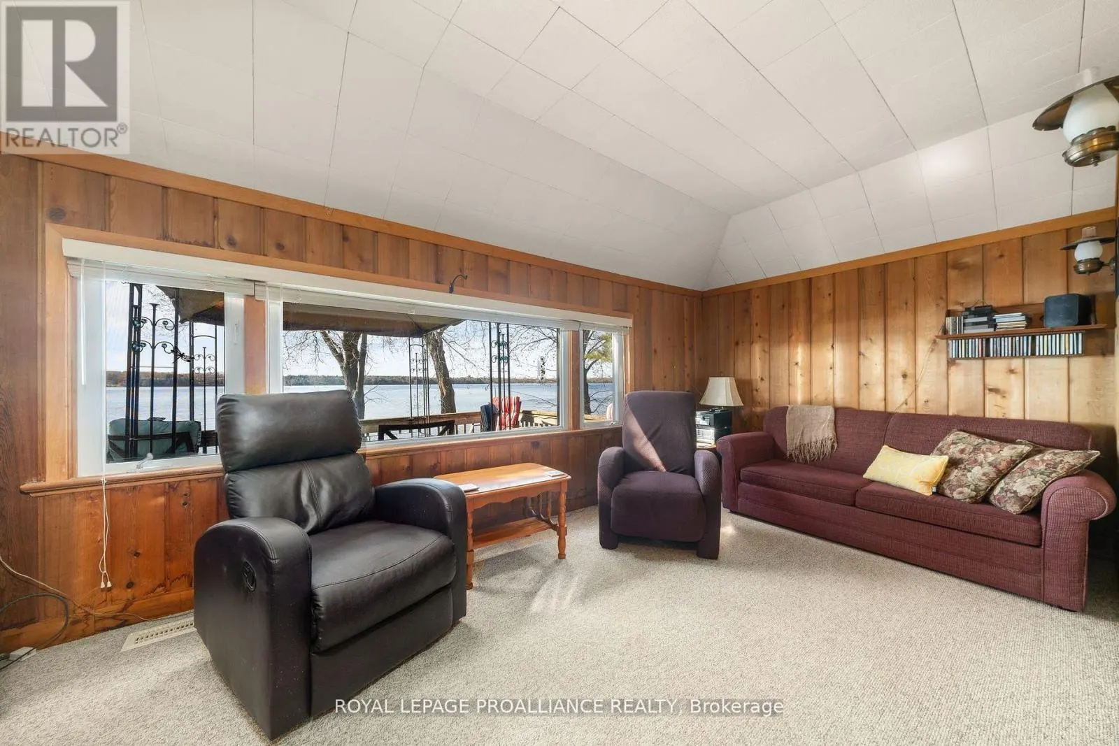 1051 LAKESIDE DRIVE