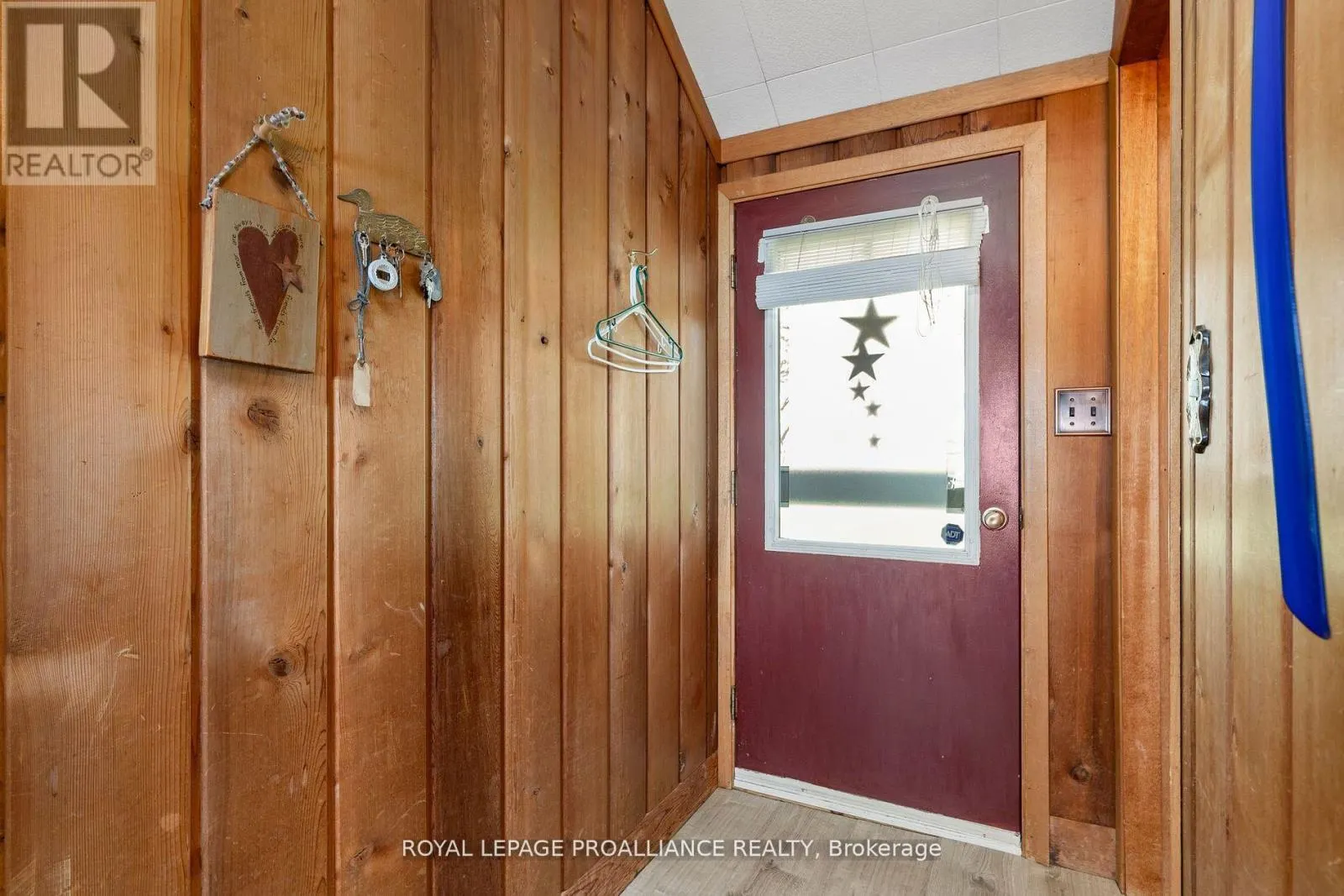 1051 LAKESIDE DRIVE