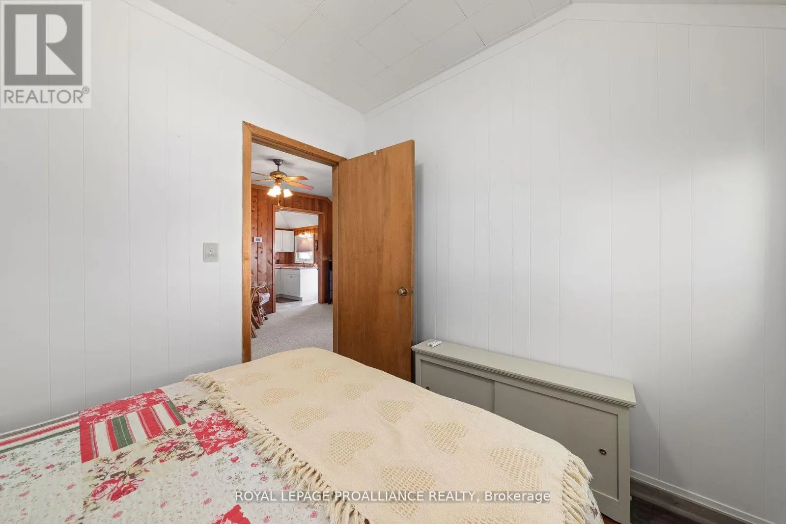 1051 LAKESIDE DRIVE