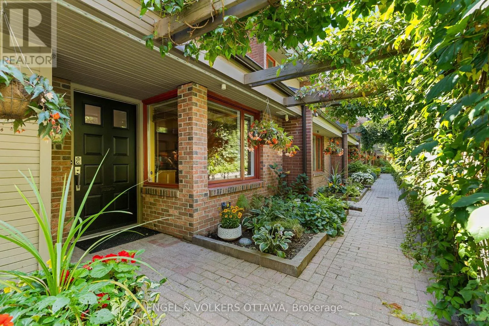 1 - 125 SPRINGFIELD ROAD