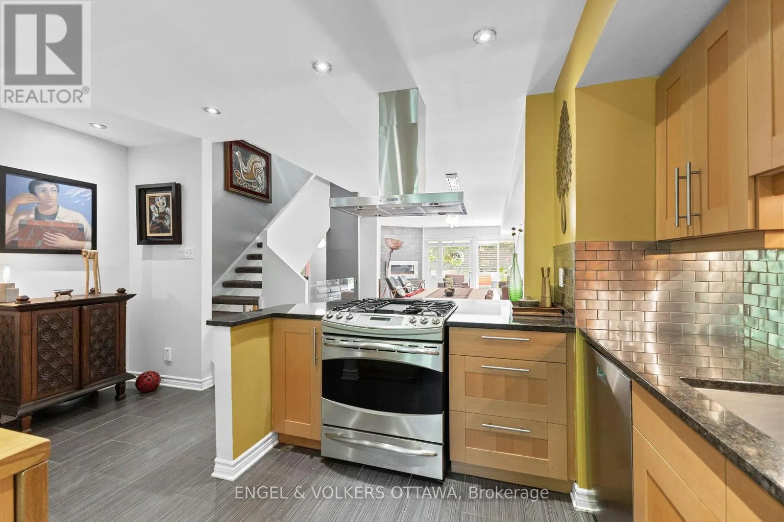1 - 125 SPRINGFIELD ROAD